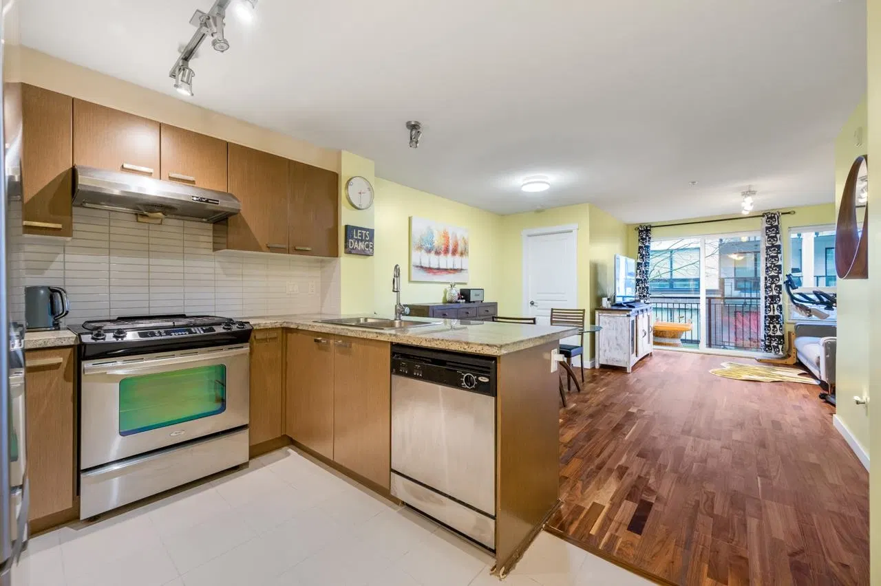 Photo 5 of 23 at #330 – 9500 Odlin Road