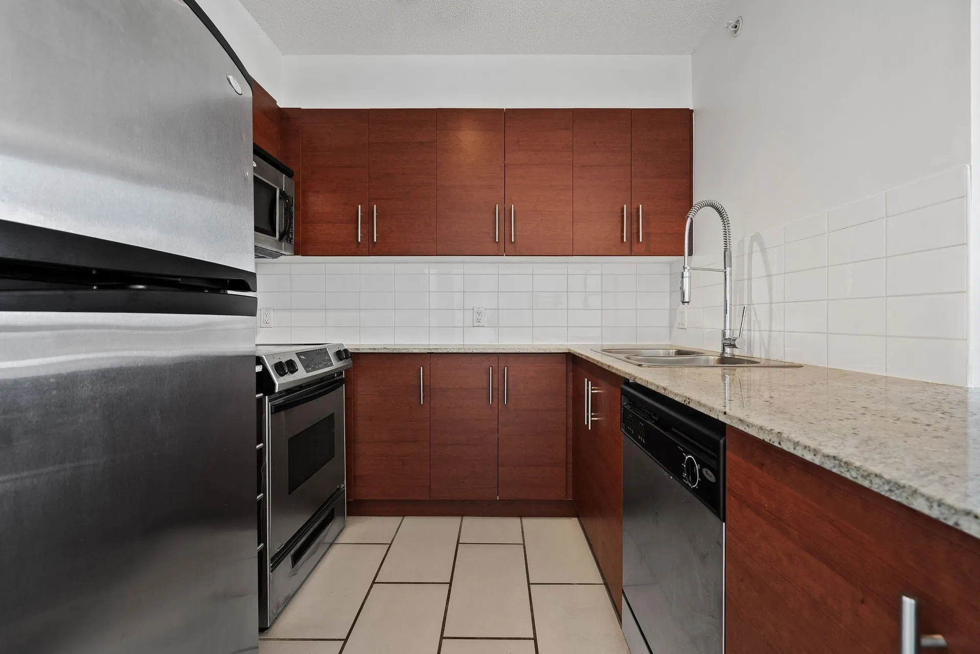 Photo 5 of 27 at #1203 – 814 Royal Avenue