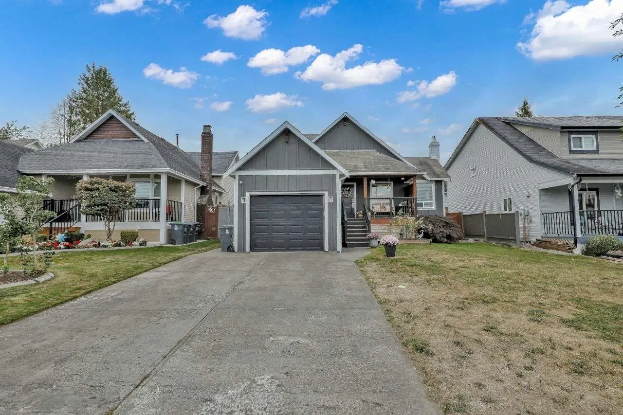 Photo 2 of 40 at 6331 135 Street