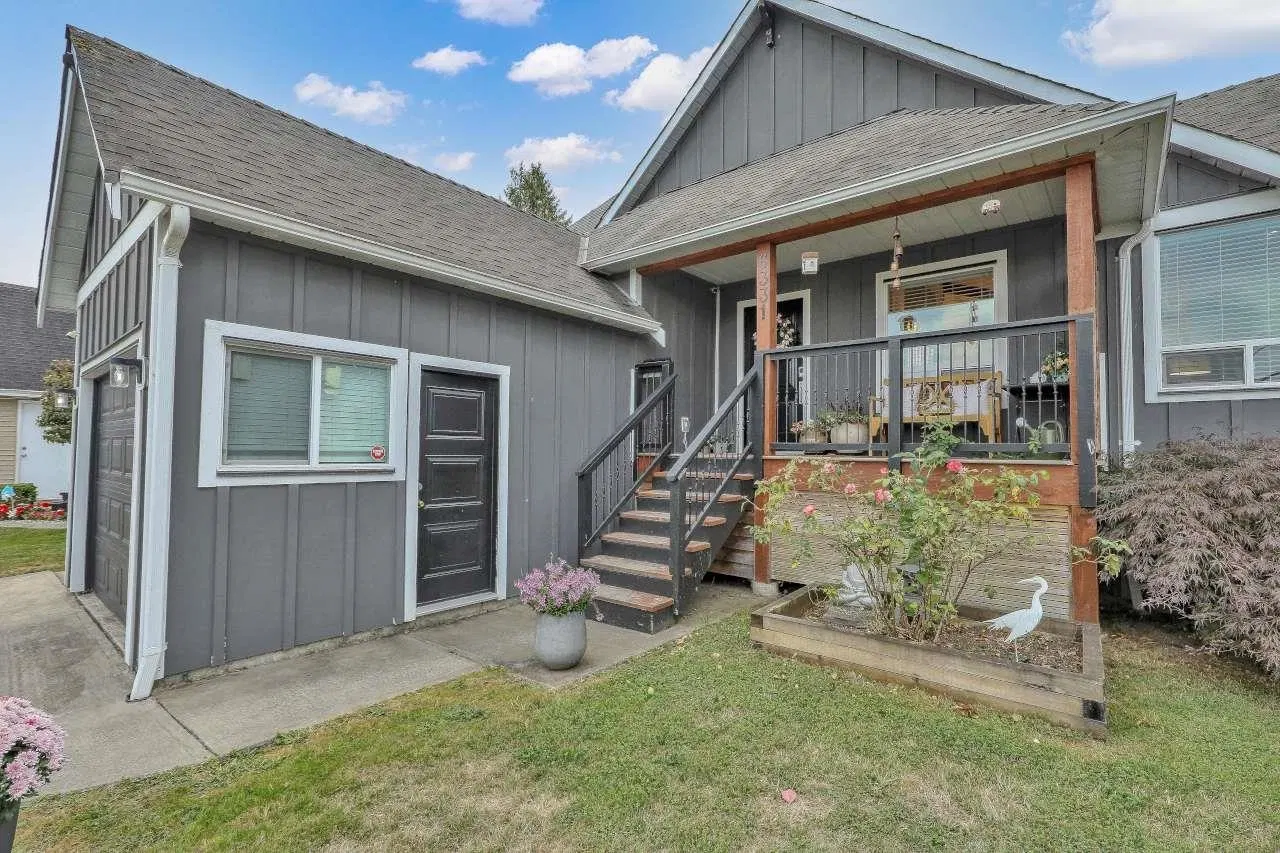 Photo 4 of 40 at 6331 135 Street