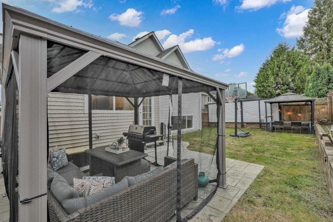 Photo 5 of 40 at 6331 135 Street