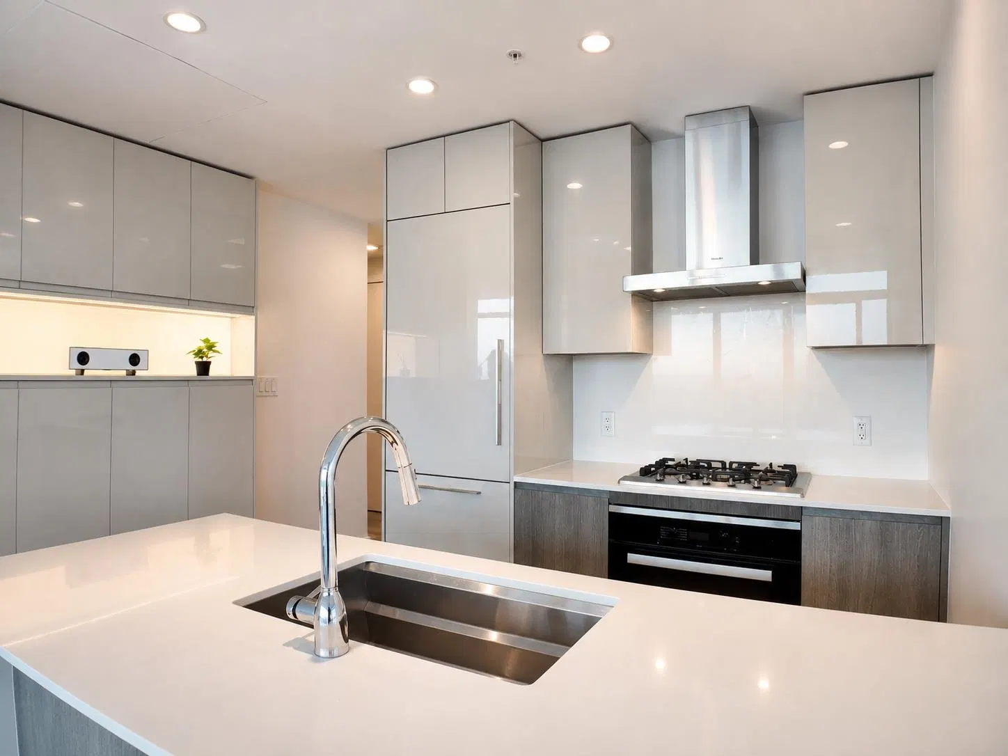 Photo 2 of 22 at #1804 – 6511 Sussex Avenue