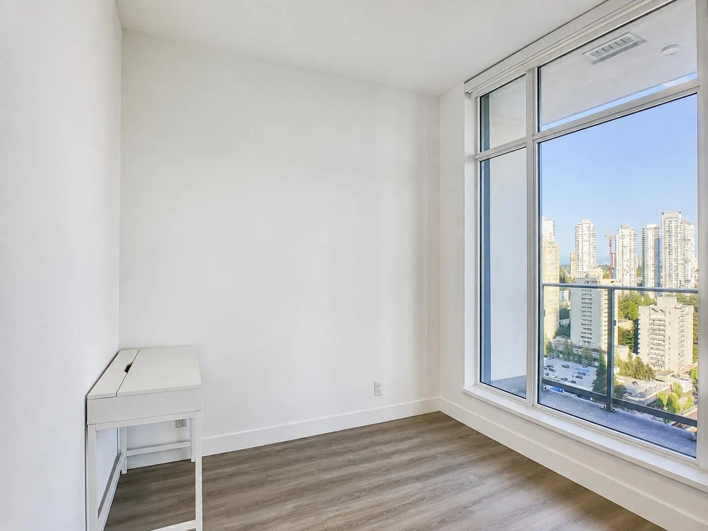 Photo 5 of 22 at #1804 – 6511 Sussex Avenue