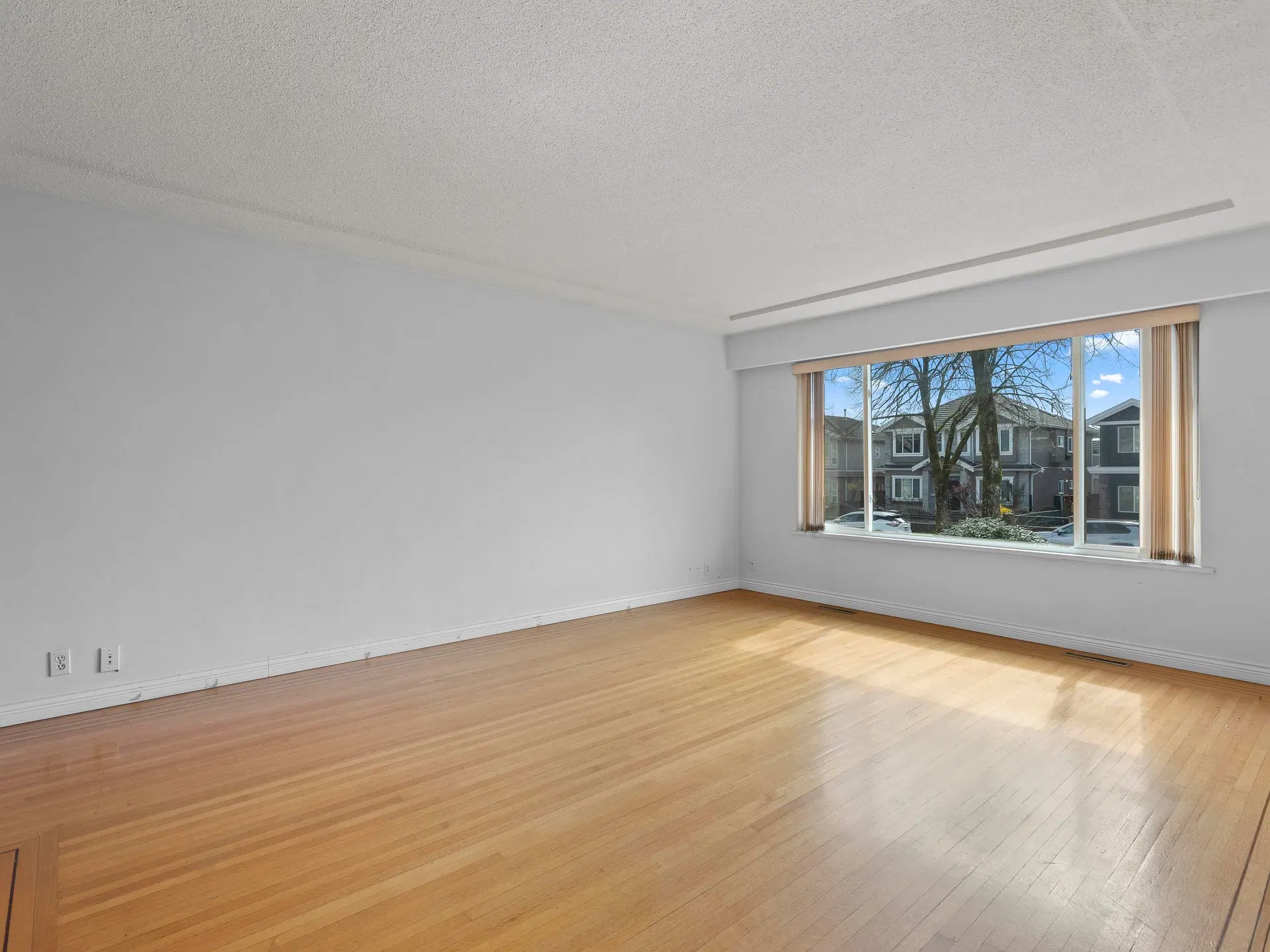 Photo 5 of 37 at 3369 Price Street