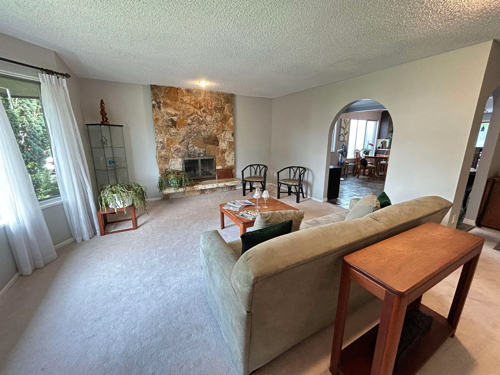 Photo 3 of 20 at 7560 Waterton Drive