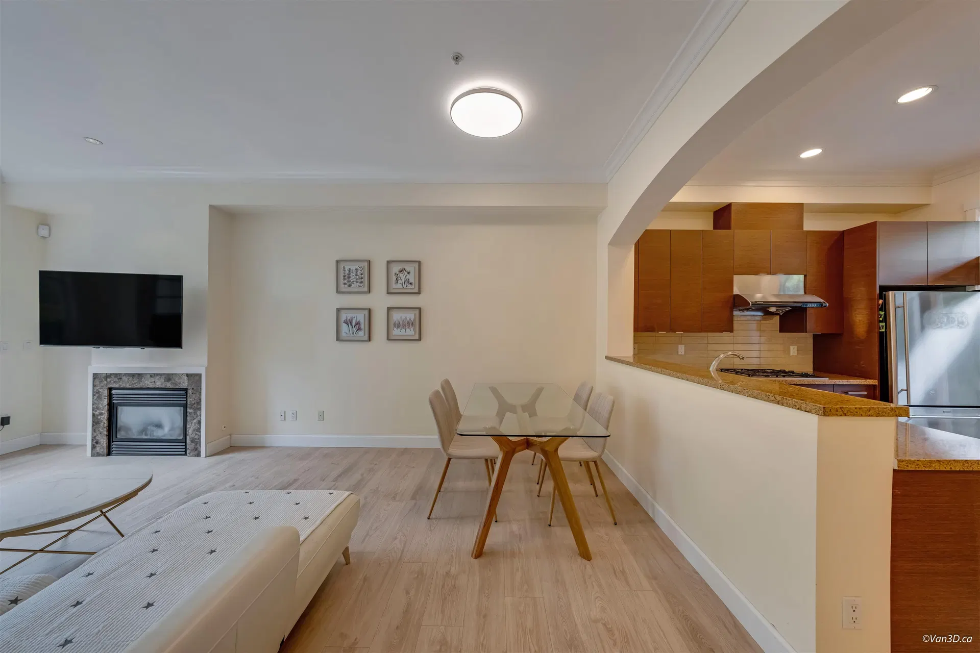 Photo 5 of 28 at 989 W 38th Avenue
