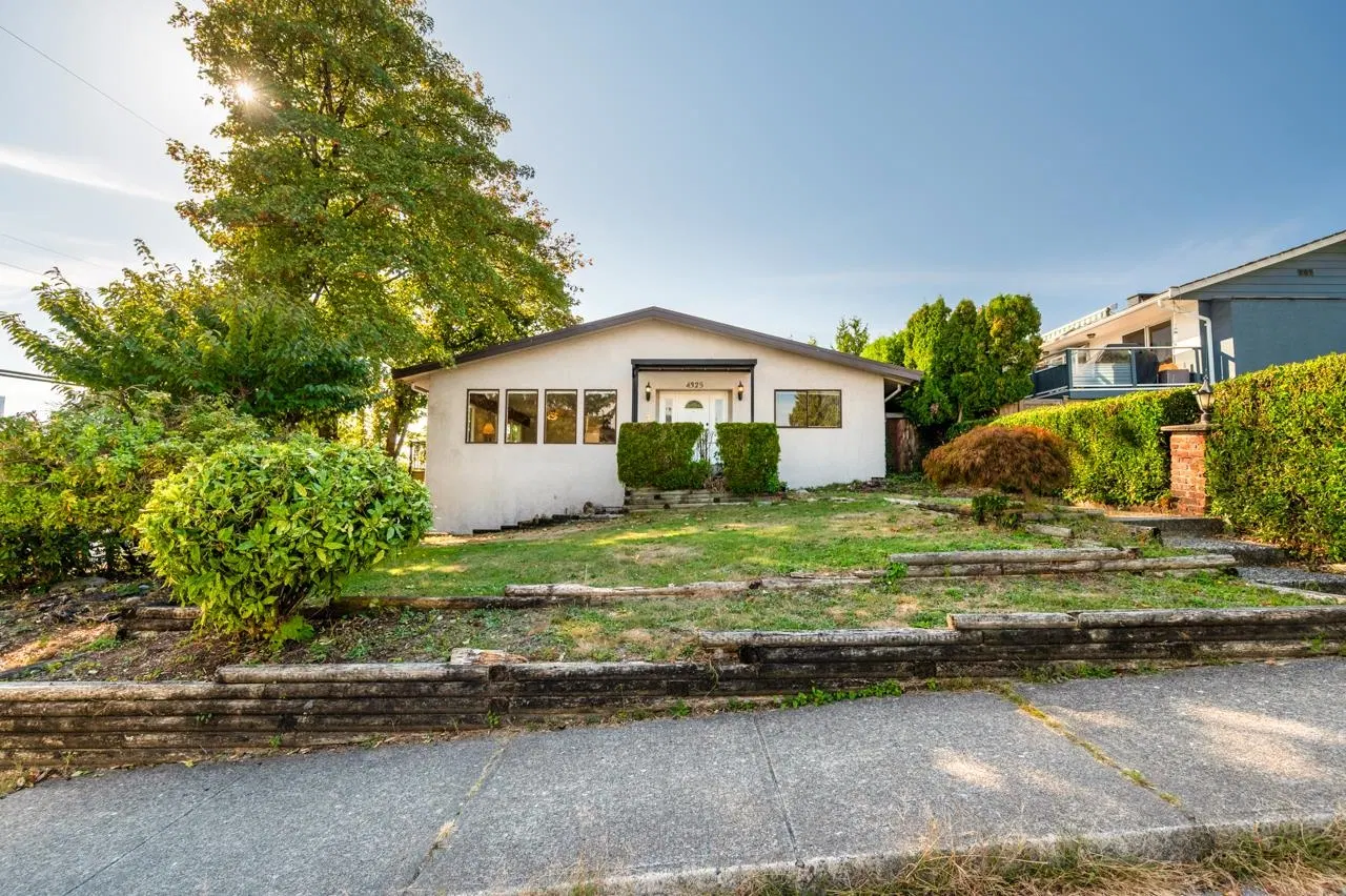 Photo 1 of 33 at 4325 Mahon Avenue