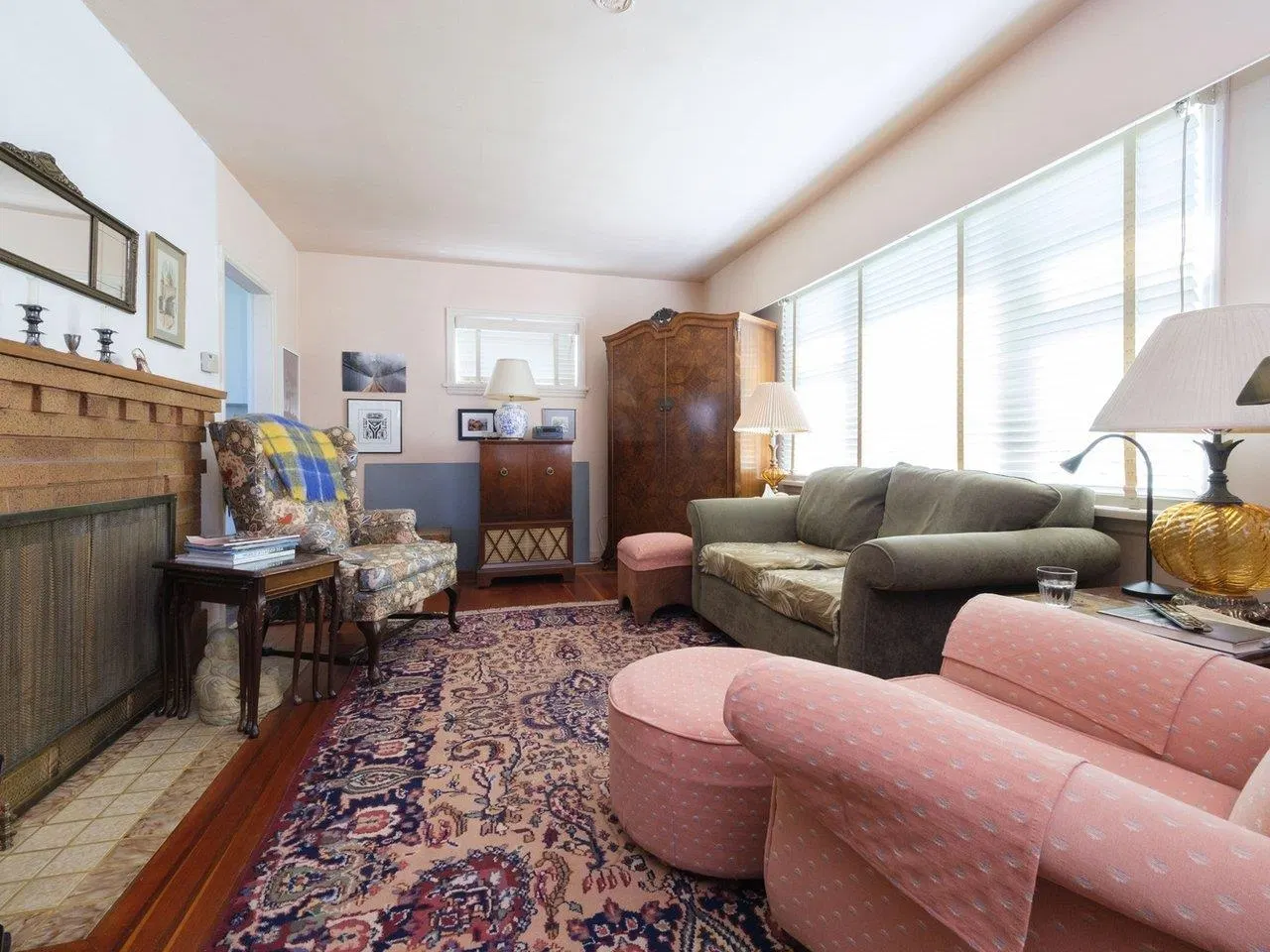 Photo 2 of 40 at 8510 Montcalm Street