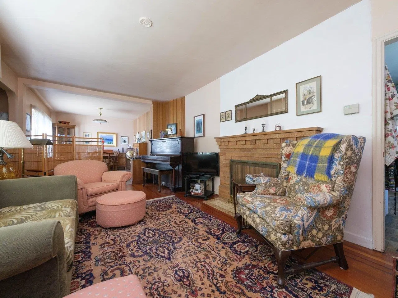 Photo 5 of 40 at 8510 Montcalm Street