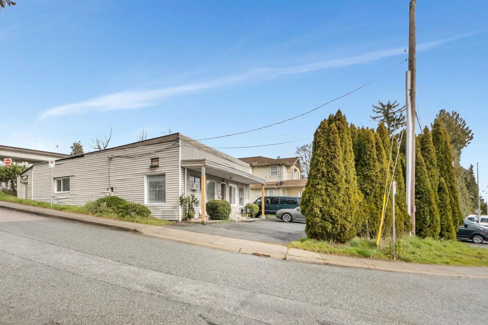 Photo 3 of 40 at 2141 Marine Way