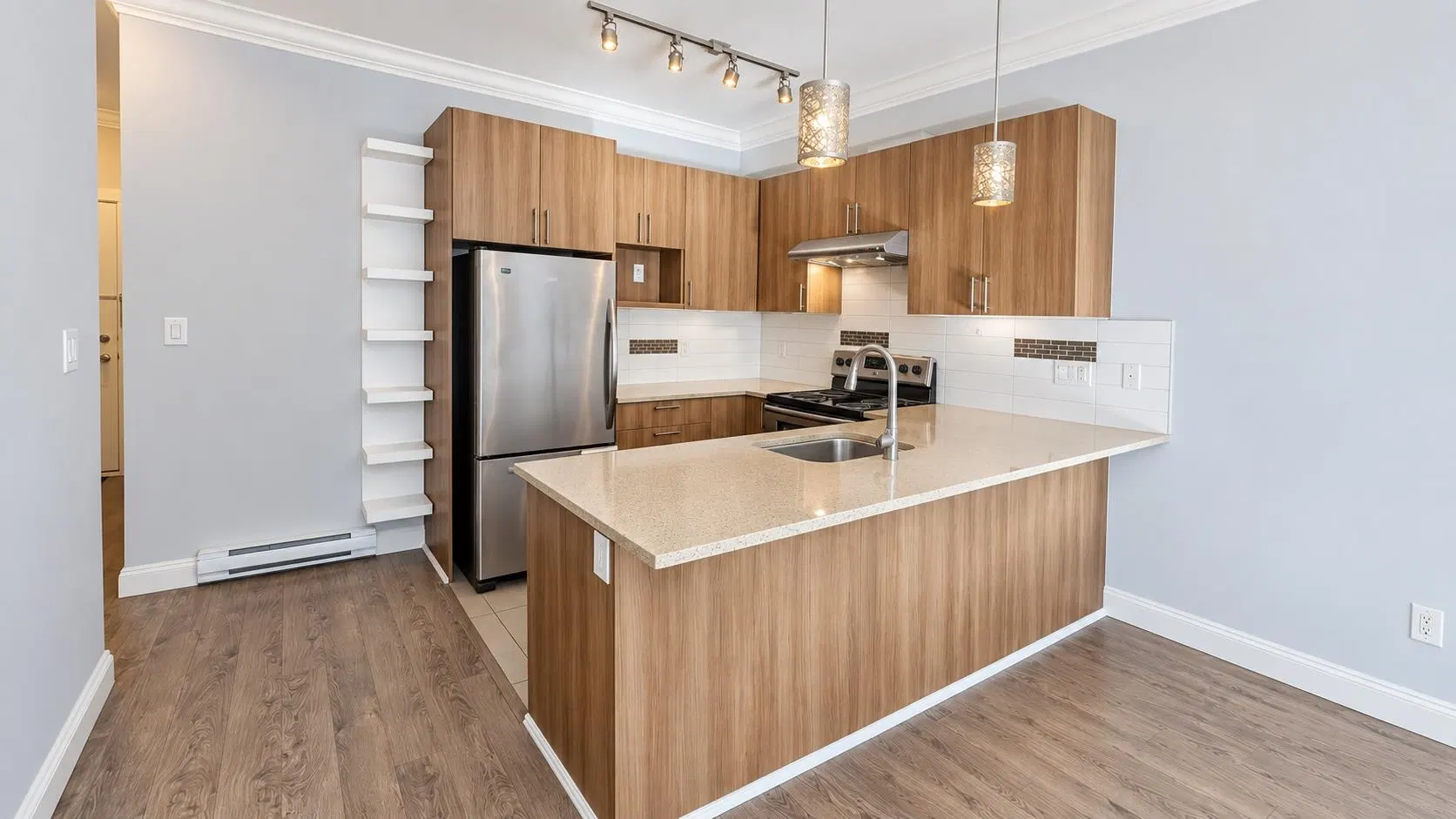 Photo 4 of 39 at #304 – 11566 224 Street