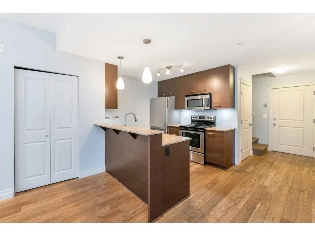 Photo 4 of 19 at #103 – 2343 Atkins Avenue