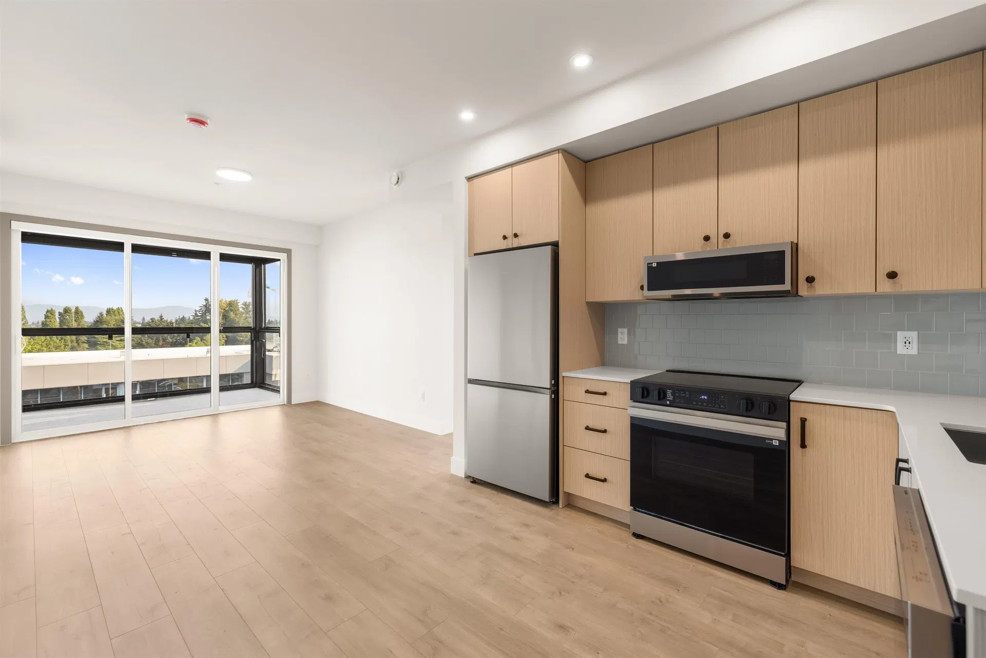 #208 – 32528 Simon Avenue