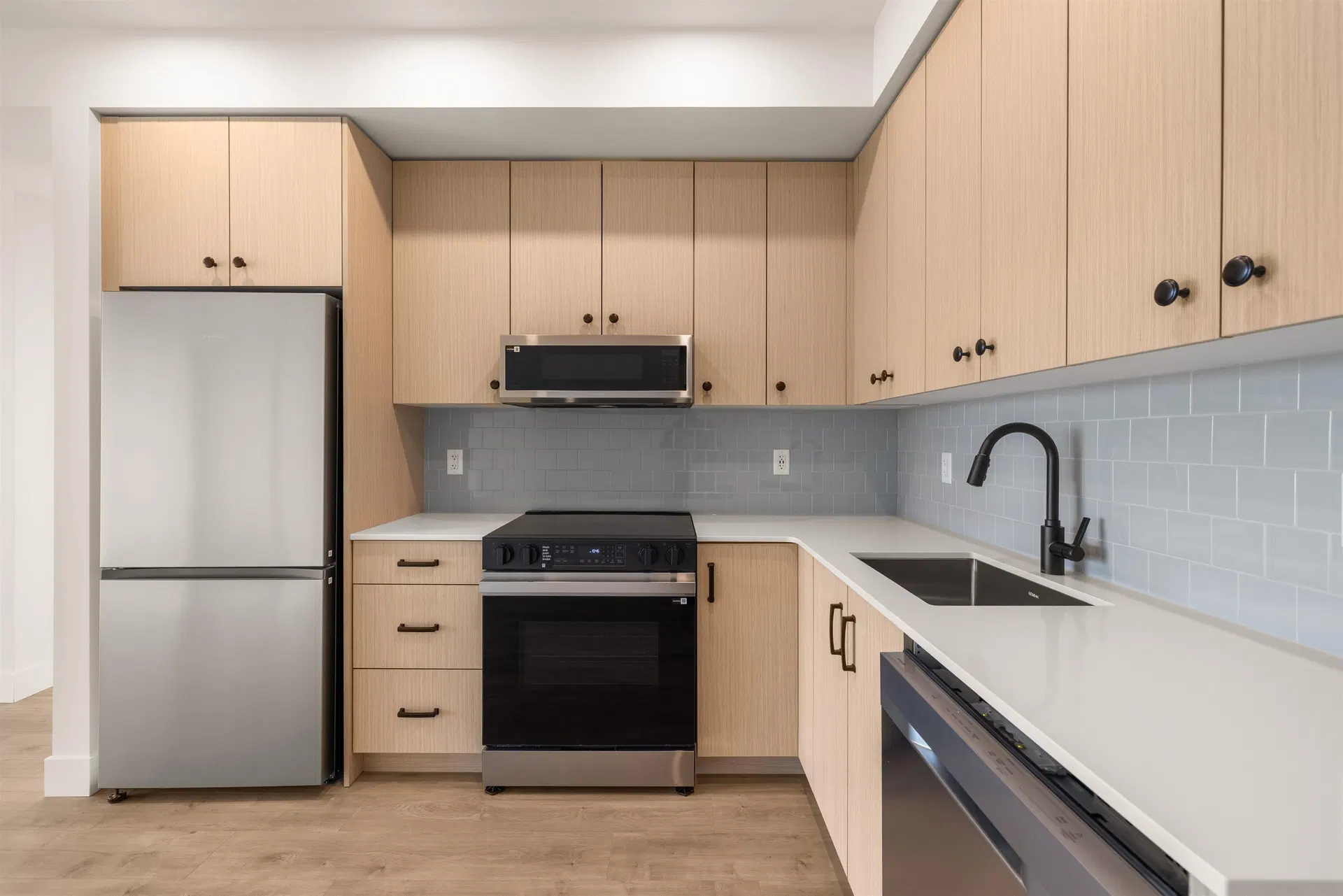 Photo 2 of 21 at #208 – 32528 Simon Avenue