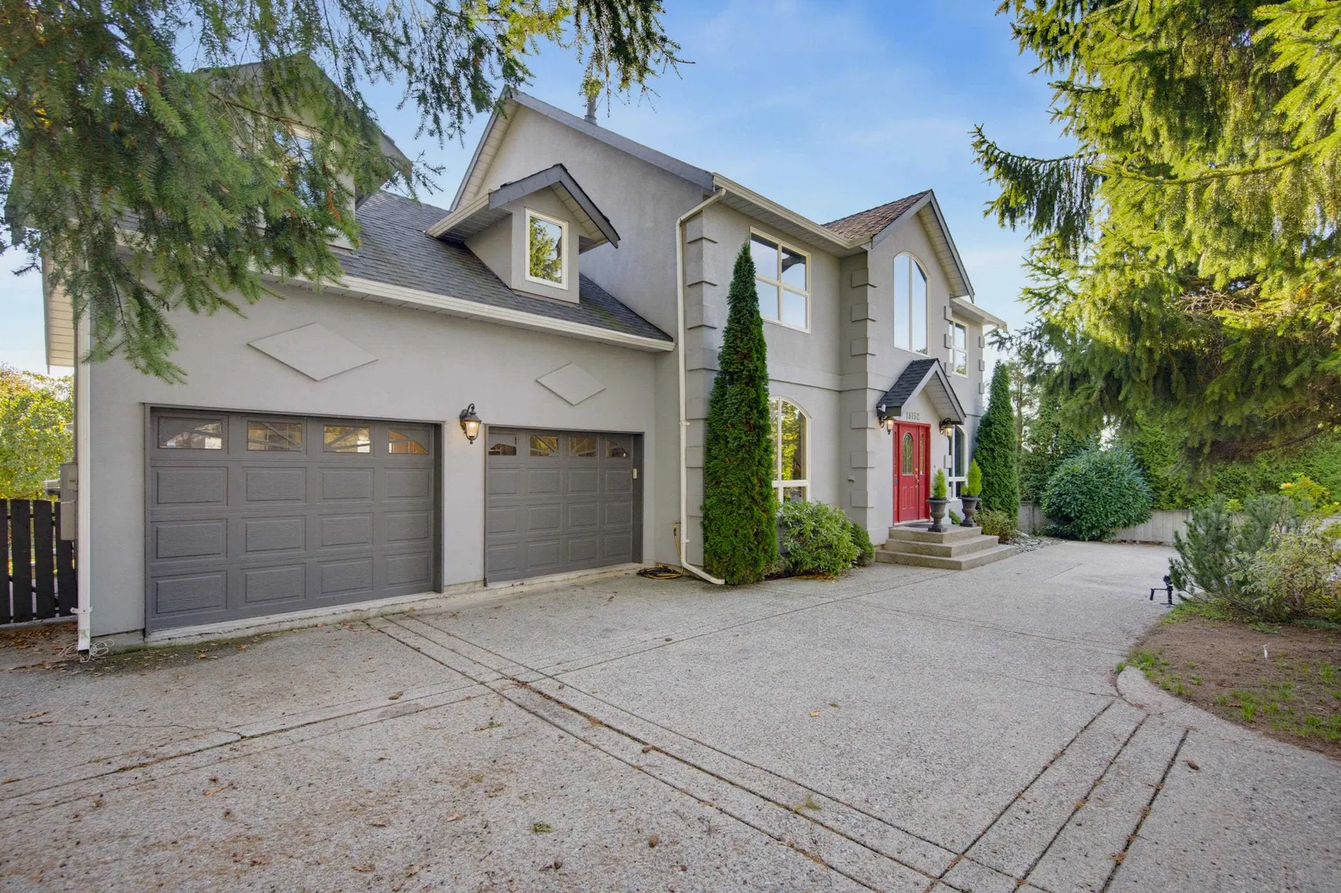 Photo 2 of 40 at 18152 58 Avenue