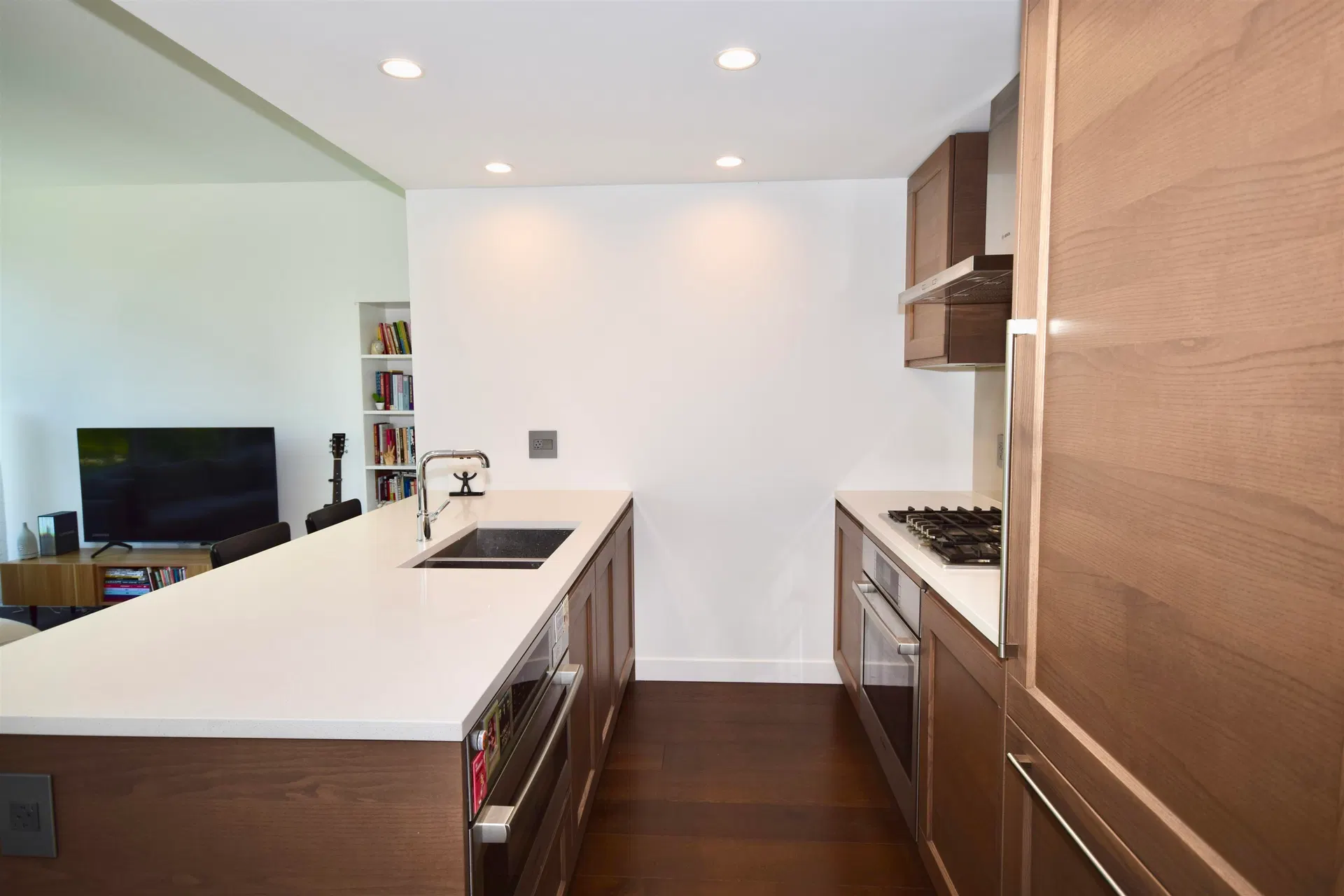 Photo 5 of 19 at #304 – 5629 Birney Avenue