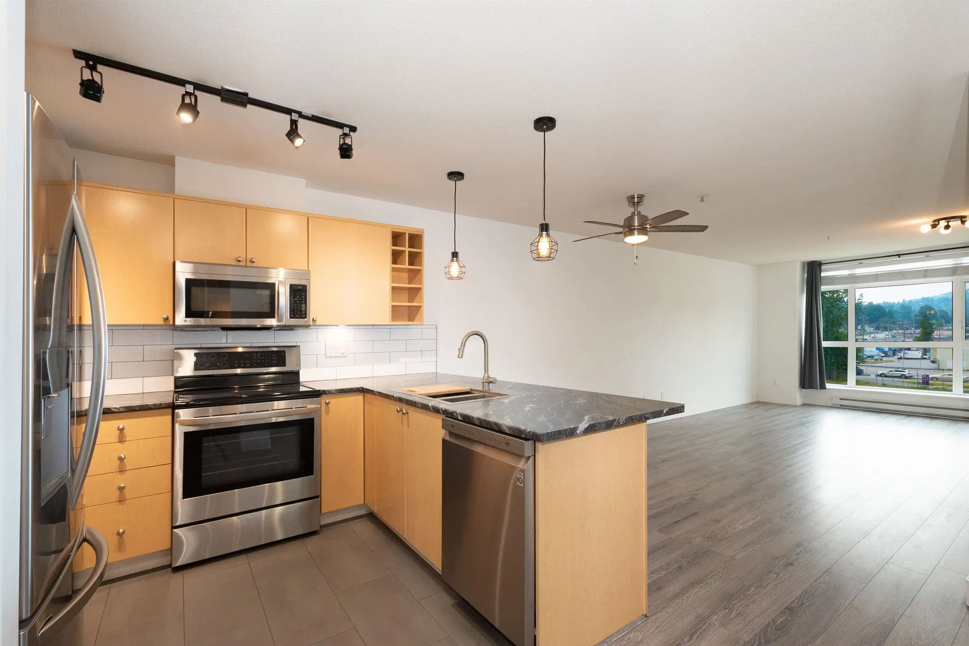 Photo 2 of 40 at #312 – 3136 St Johns Street