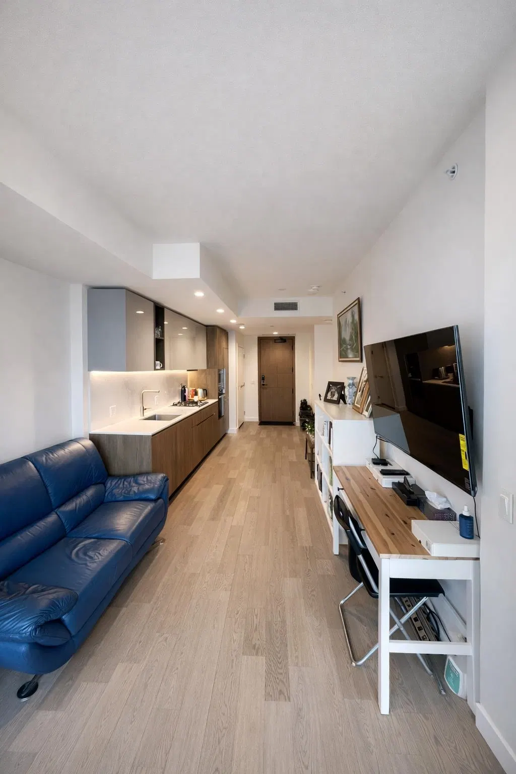 Photo 5 of 25 at #908 – 6833 Pearson Way
