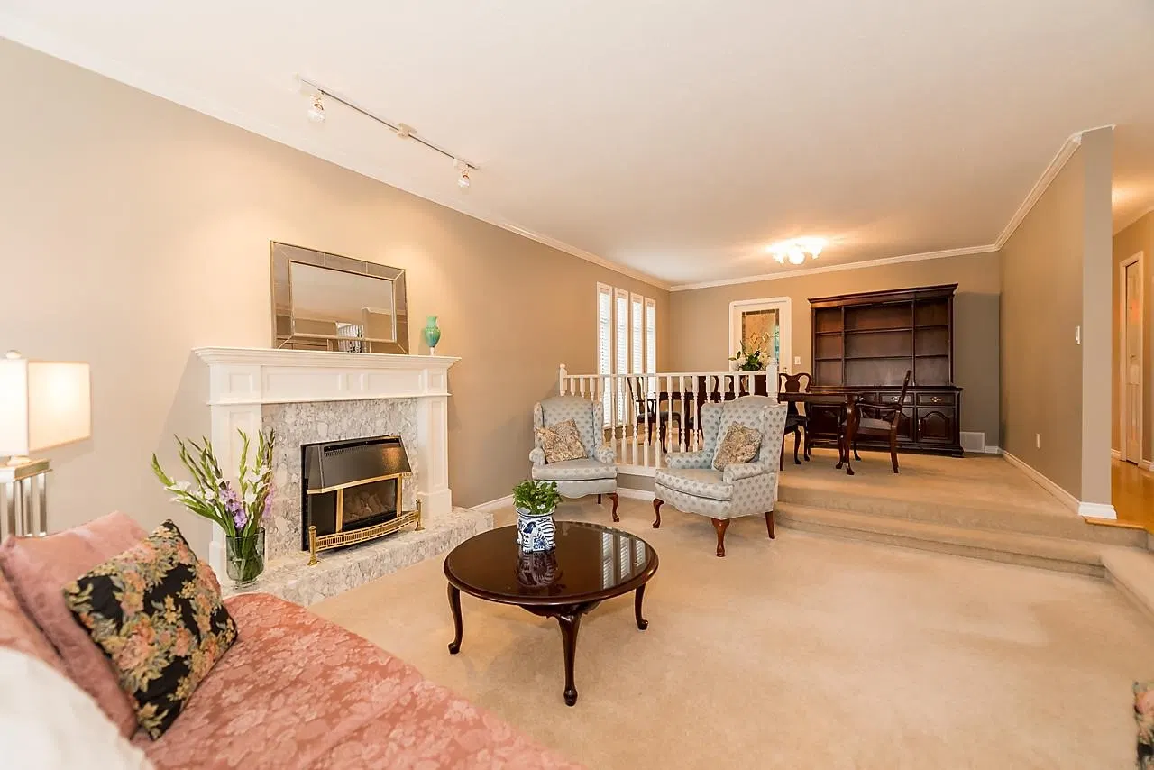 Photo 5 of 40 at 10980 63 Avenue