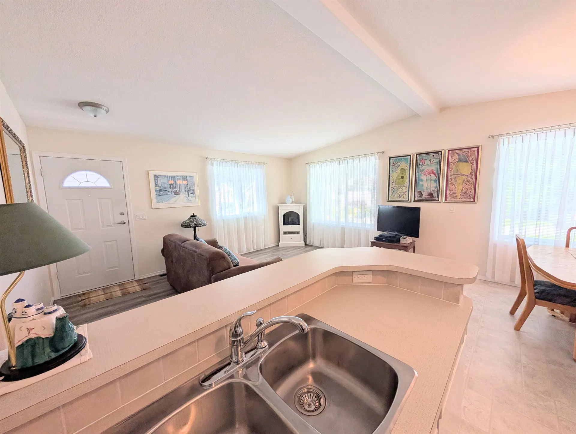 Photo 4 of 26 at #109 – 4510 Sunshine Coast Highway