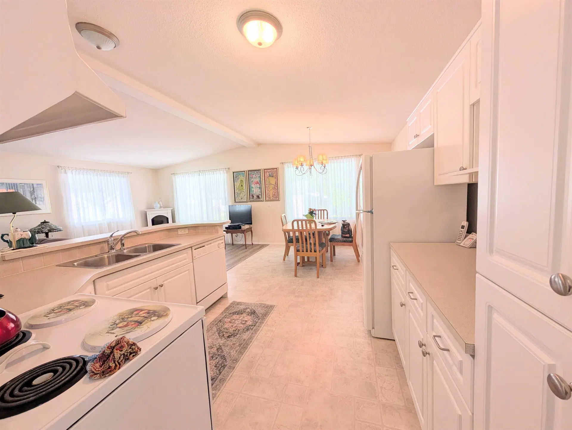 Photo 5 of 26 at #109 – 4510 Sunshine Coast Highway