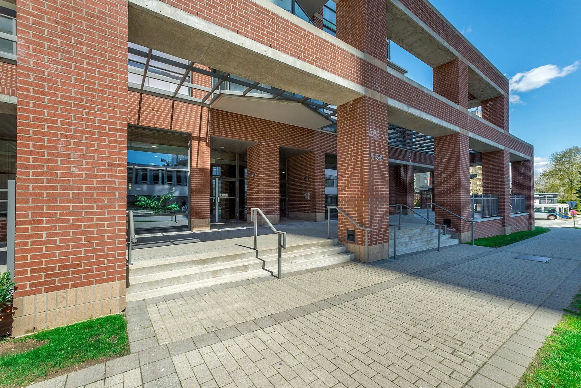 Photo 3 of 32 at #404 – 13399 104 Avenue