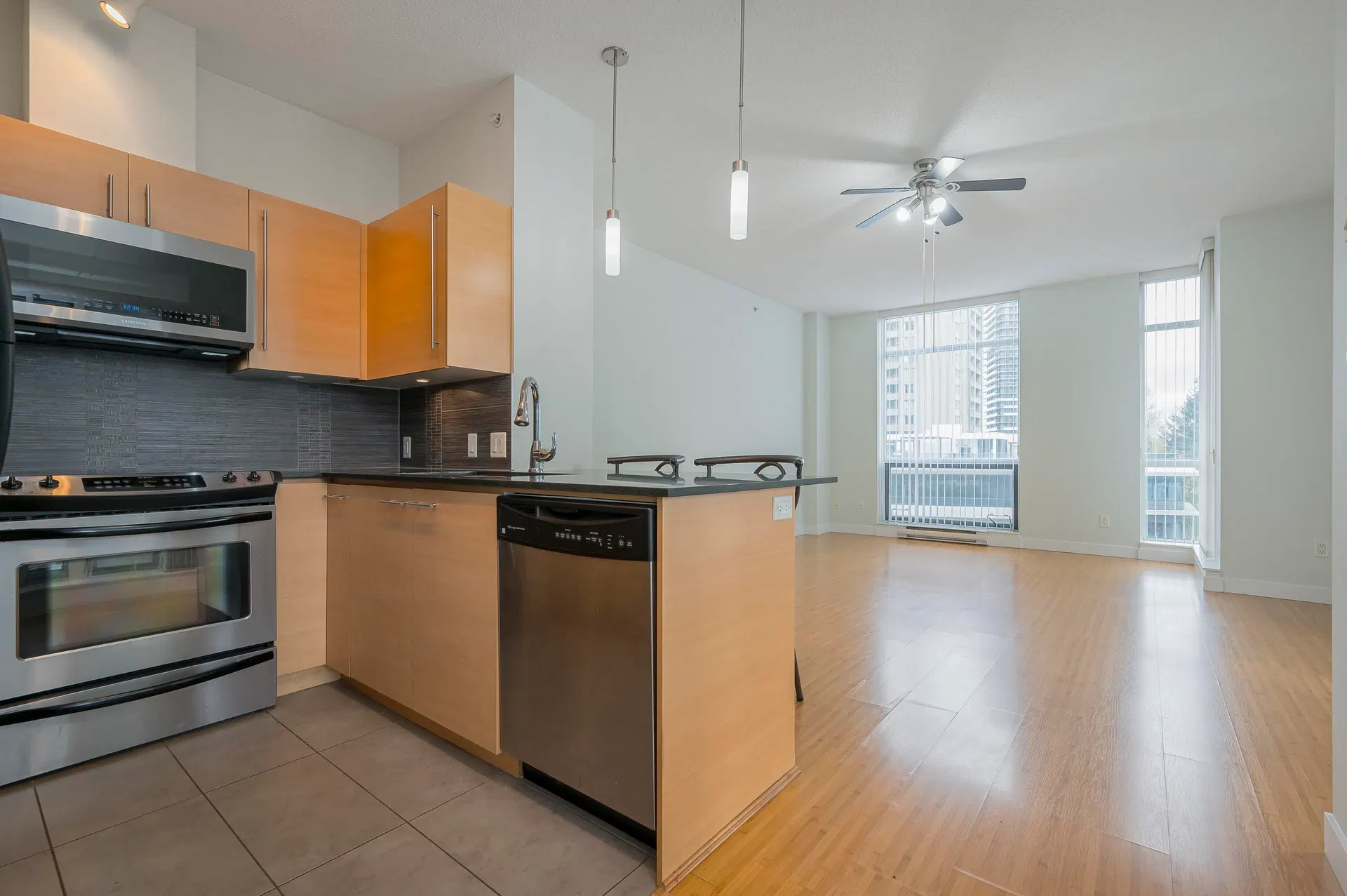 Photo 4 of 32 at #404 – 13399 104 Avenue