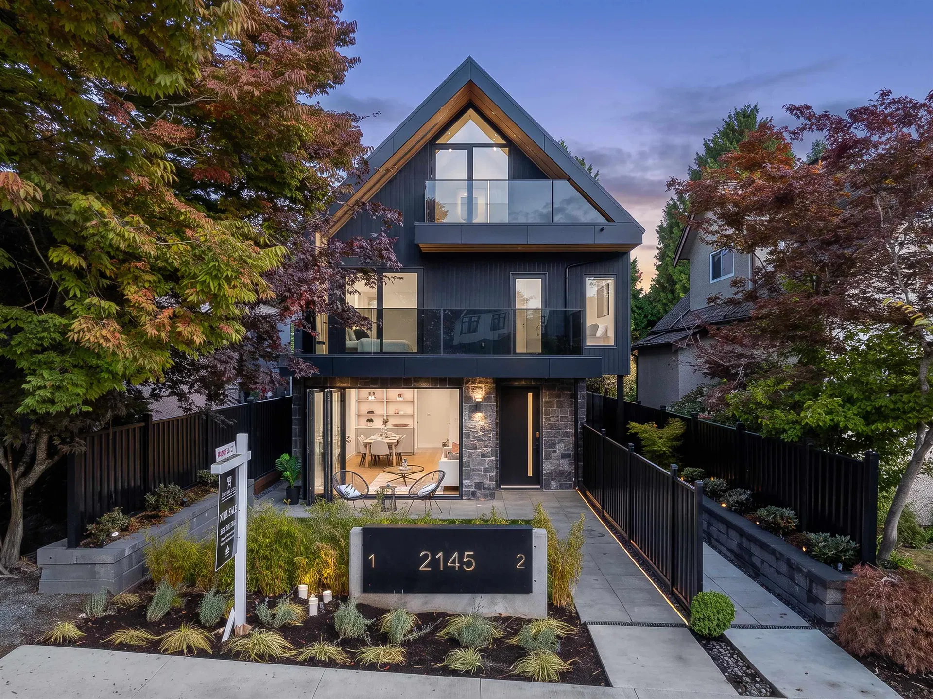 Photo 3 of 40 at #2 – 2145 Napier Street