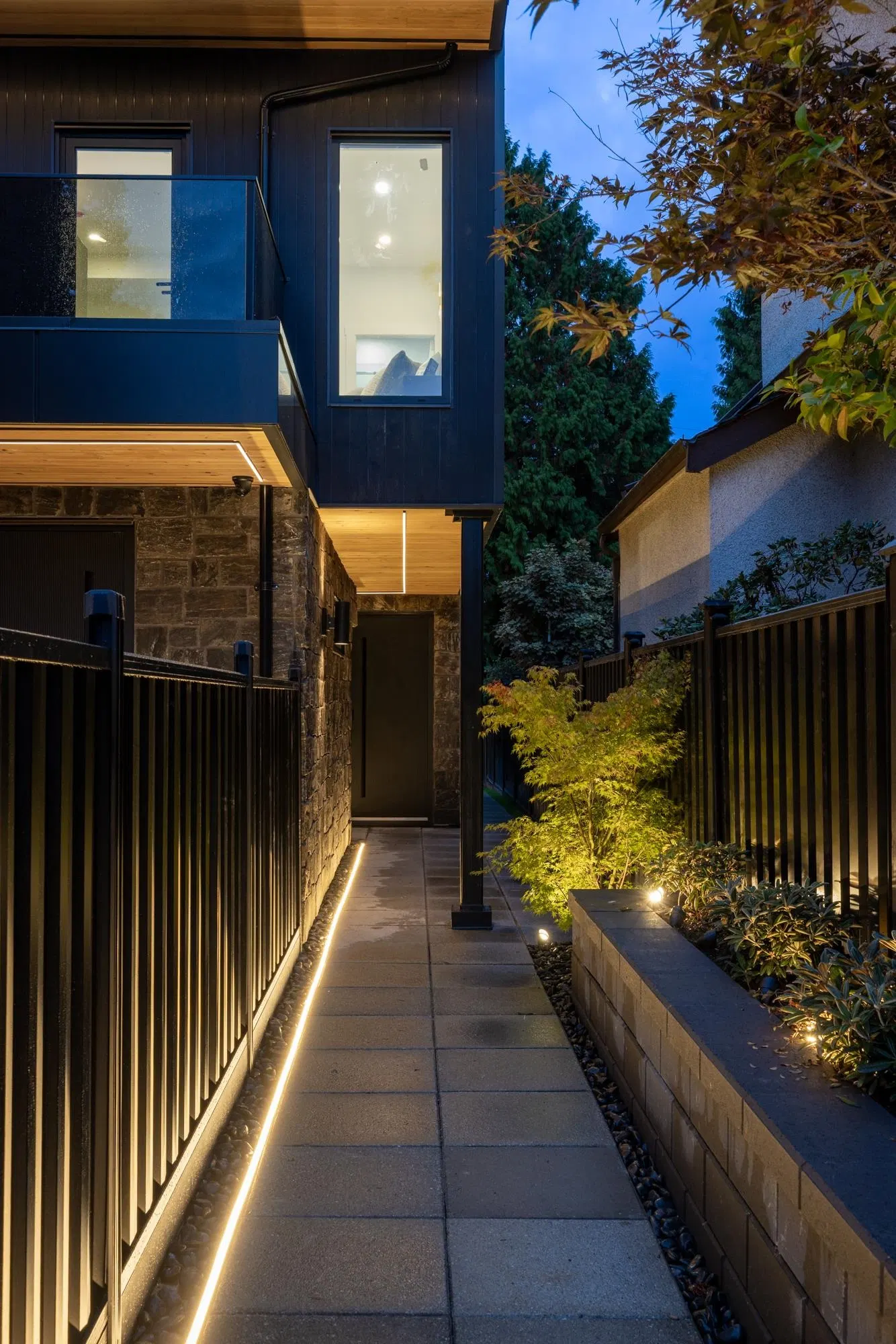 Photo 5 of 40 at #2 – 2145 Napier Street