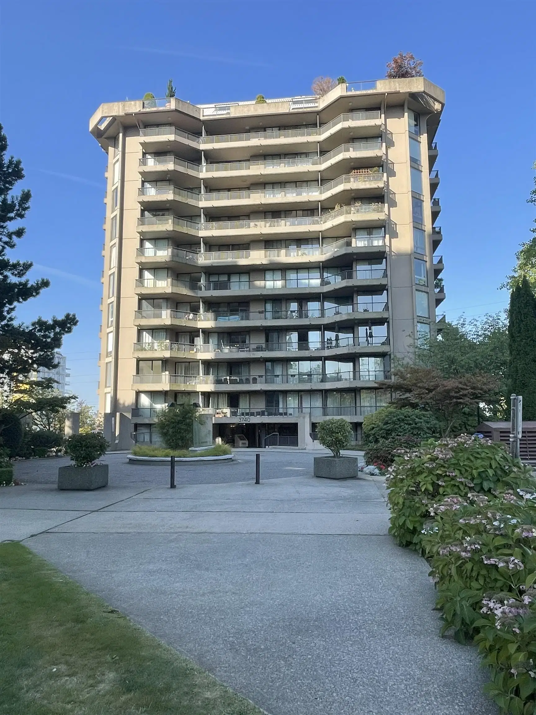 #306 – 3740 Albert Street