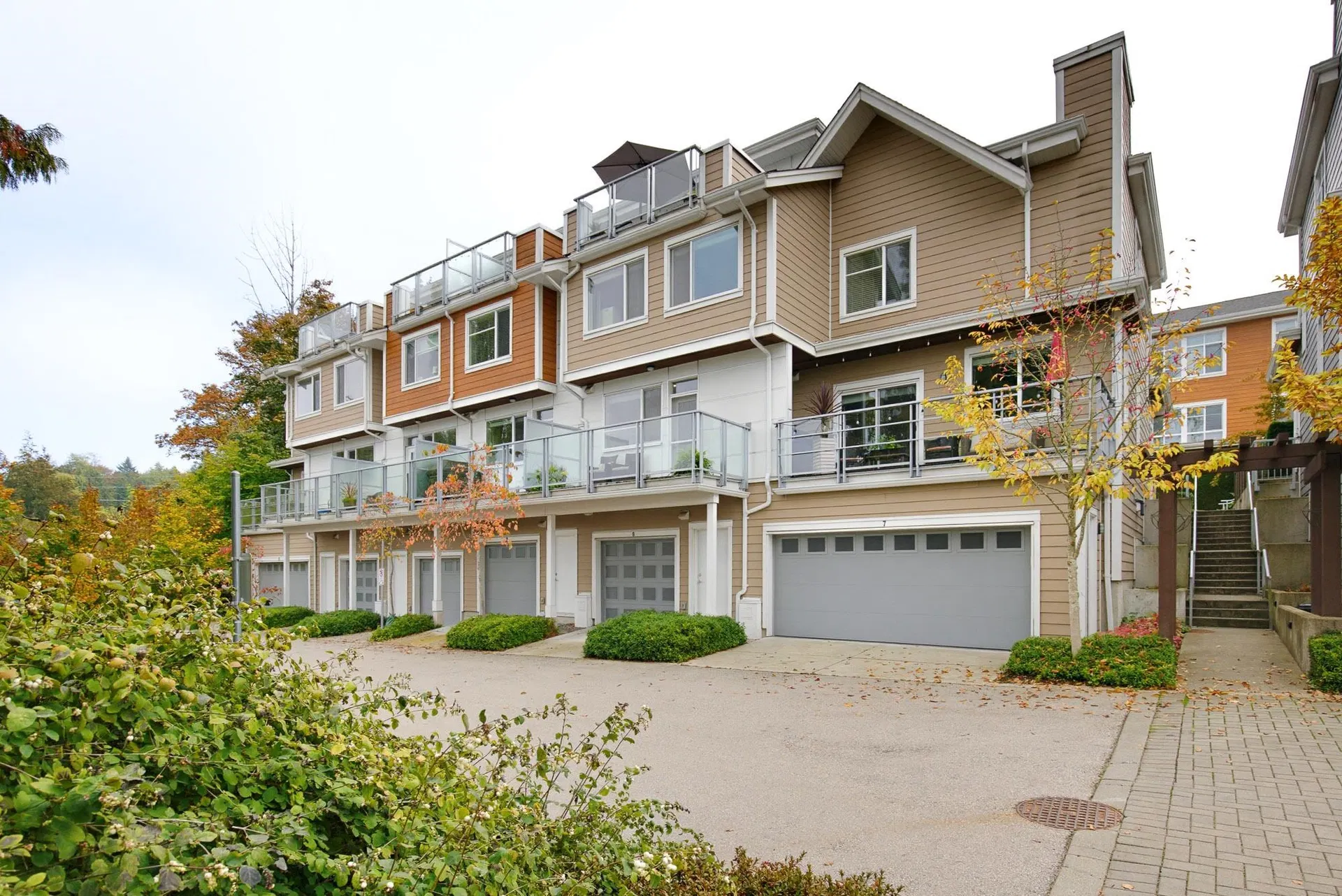 #8 – 15918 Mountain View Drive