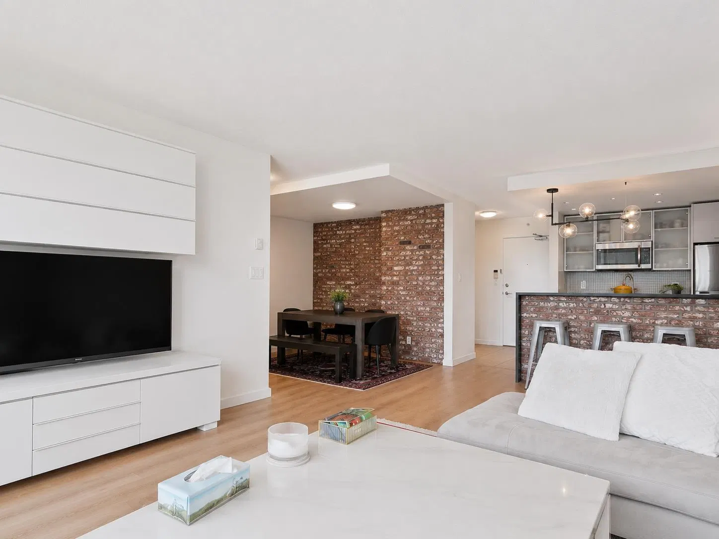 Photo 5 of 40 at #801 – 980 Cooperage Way