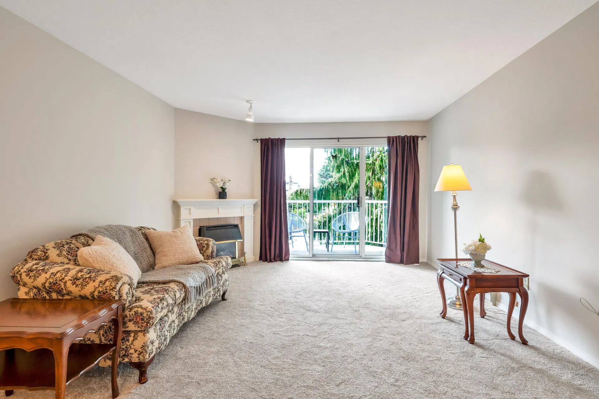 Photo 4 of 40 at #205 – 5360 205 Street