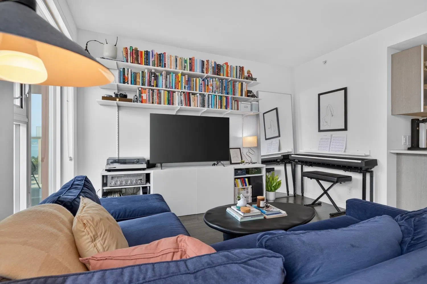 Photo 5 of 32 at #1009 – 983 E Hastings Street