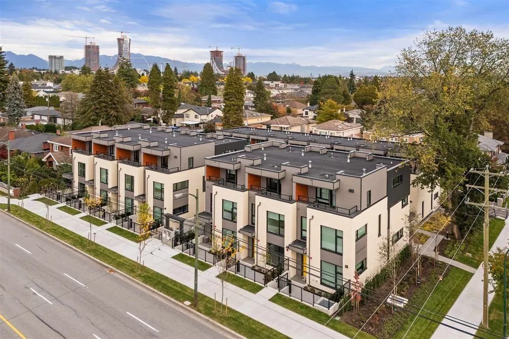 Photo 1 of 7 at #3 – 6768 Oak Street