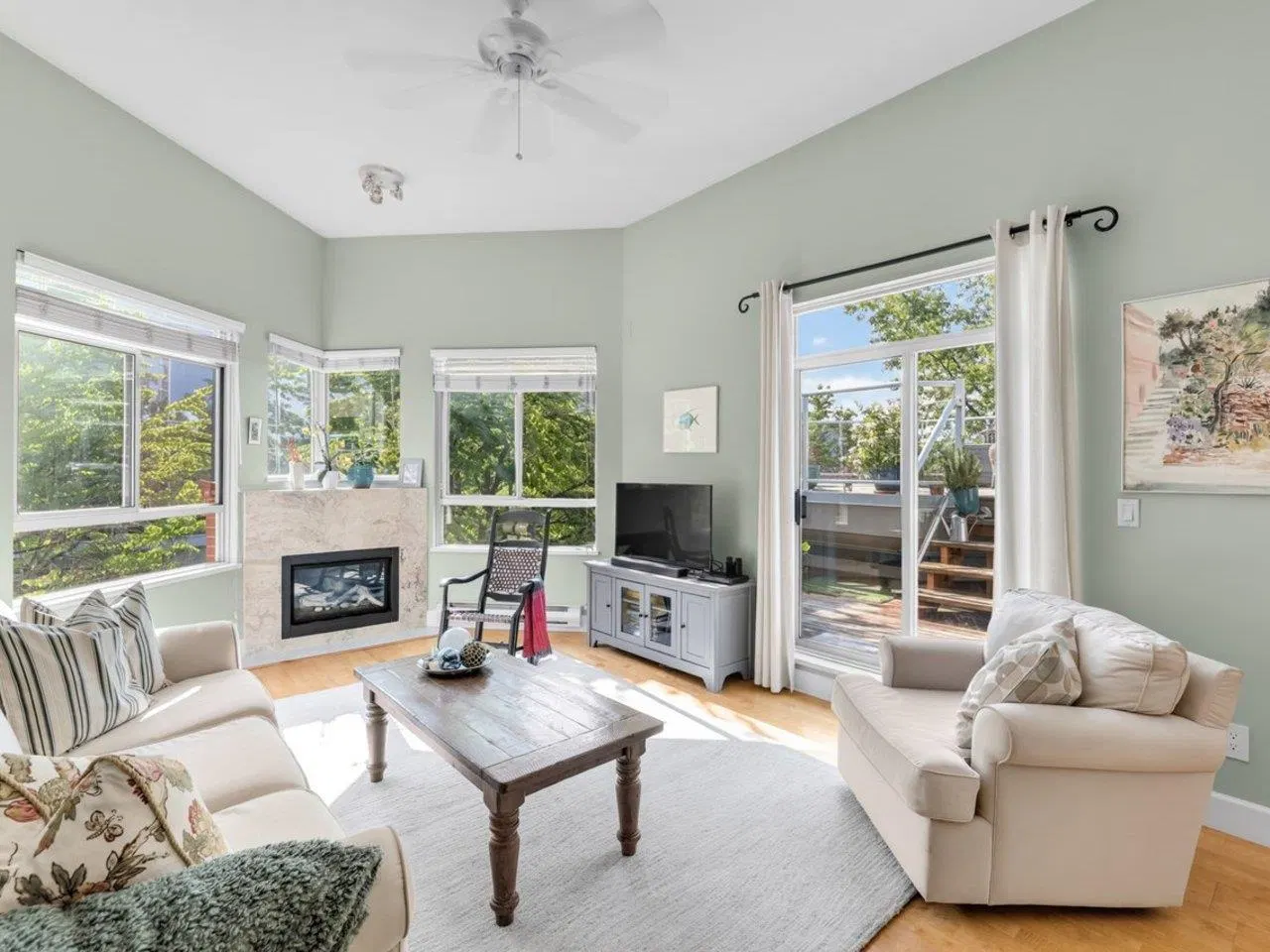Photo 4 of 36 at #413 – 128 W 8th Street