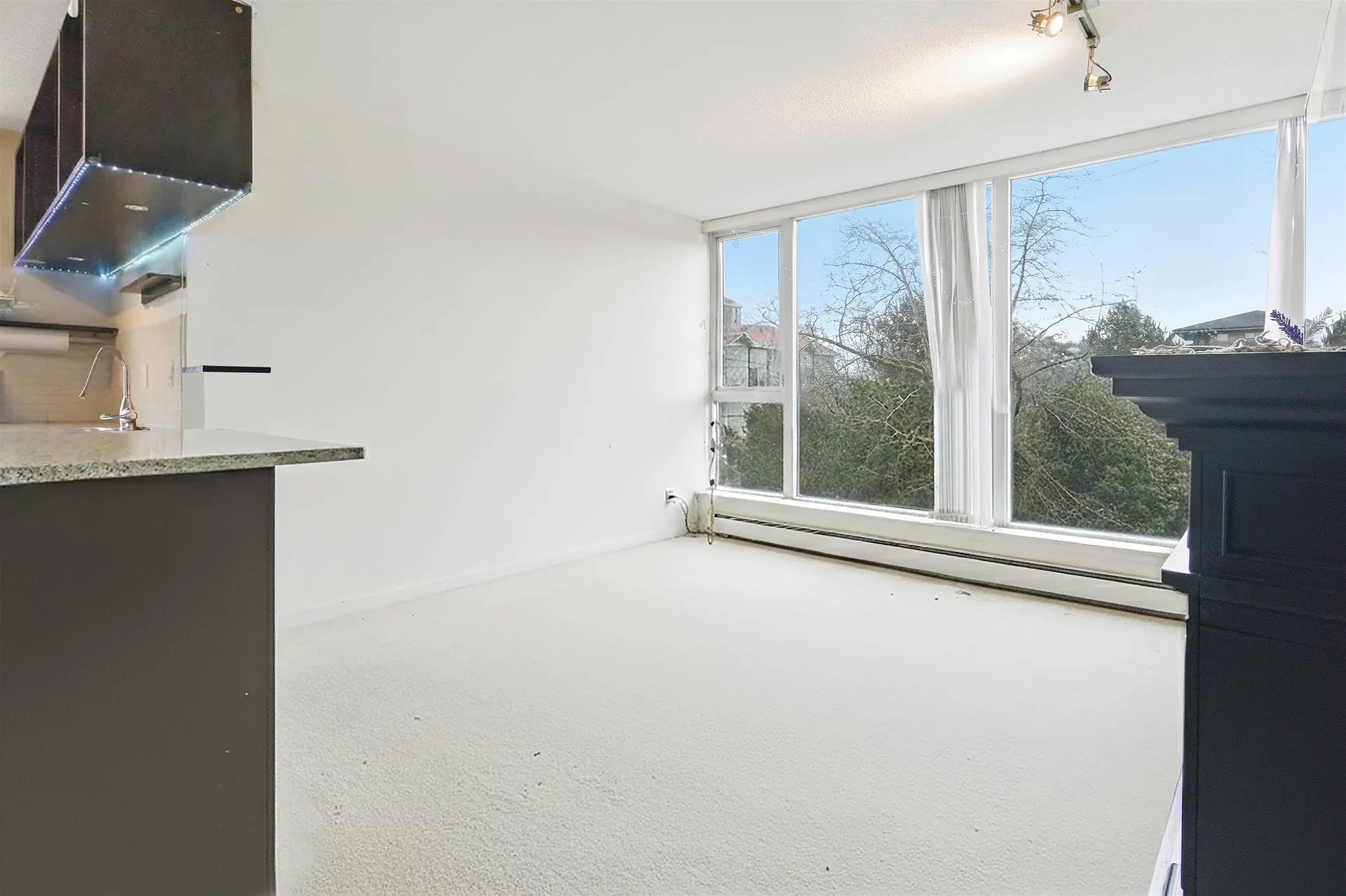 Photo 2 of 20 at #503 – 5028 Kwantlen Street