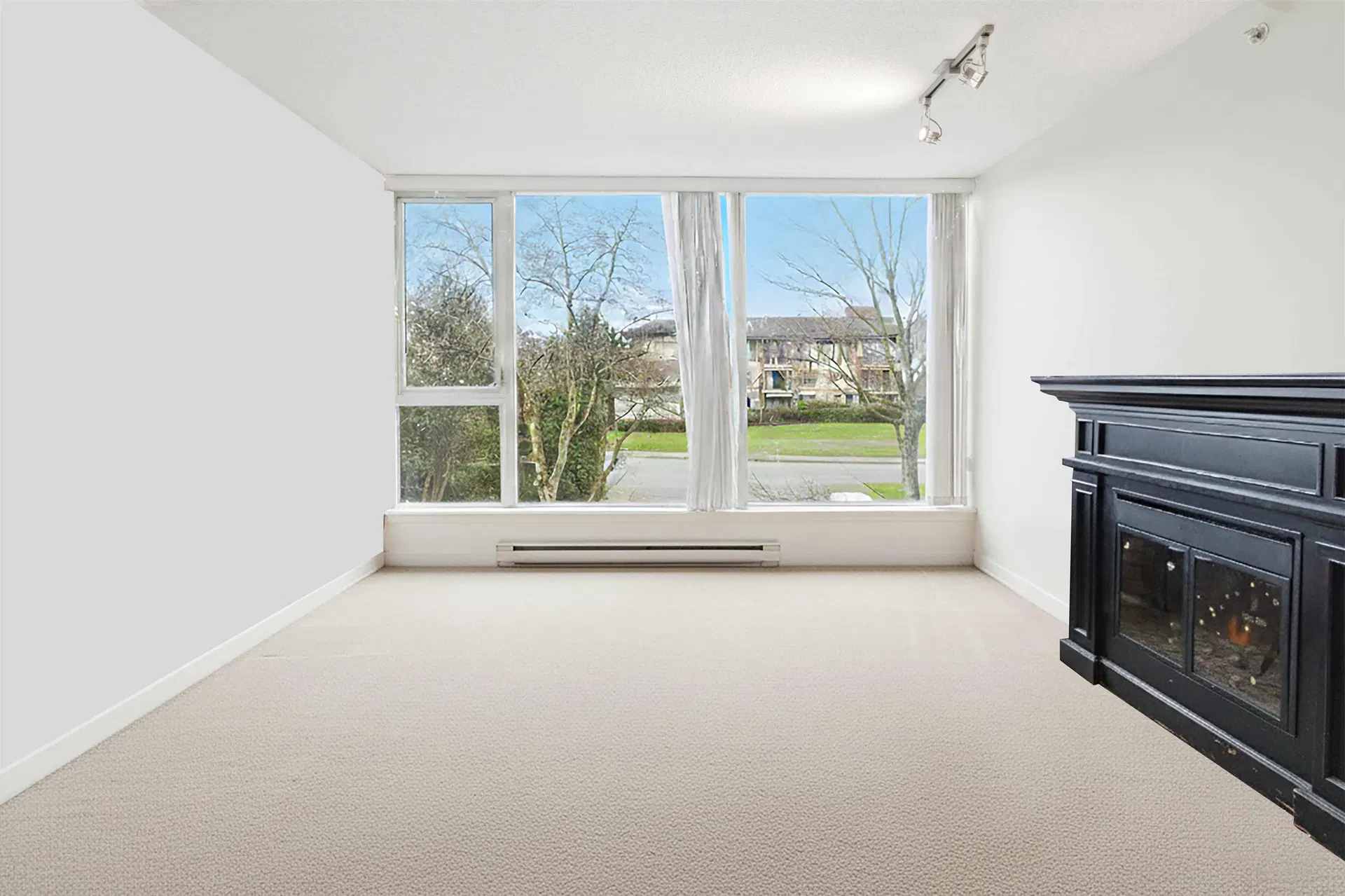 Photo 4 of 20 at #503 – 5028 Kwantlen Street