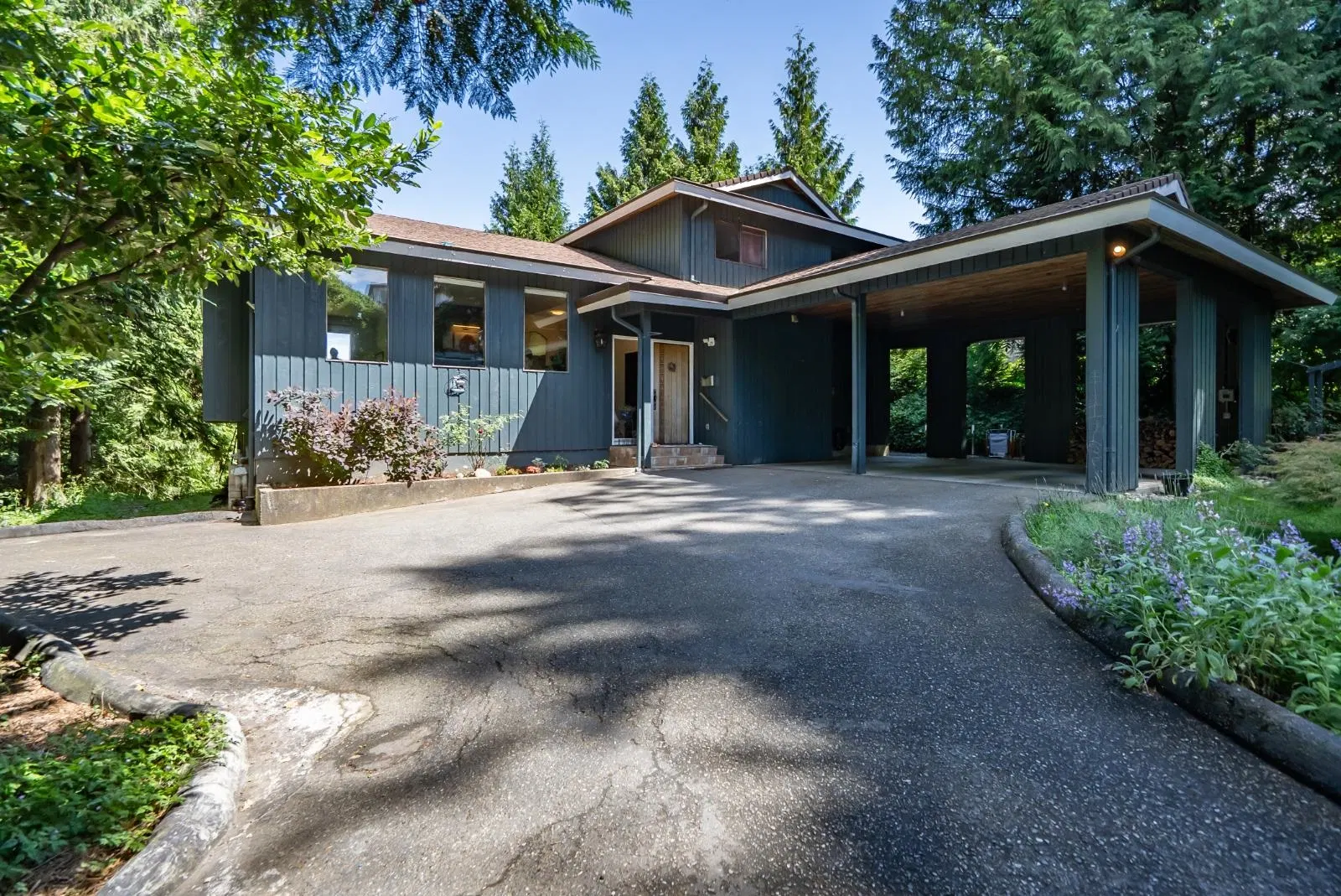 Photo 2 of 40 at 10122 Kenswood Drive