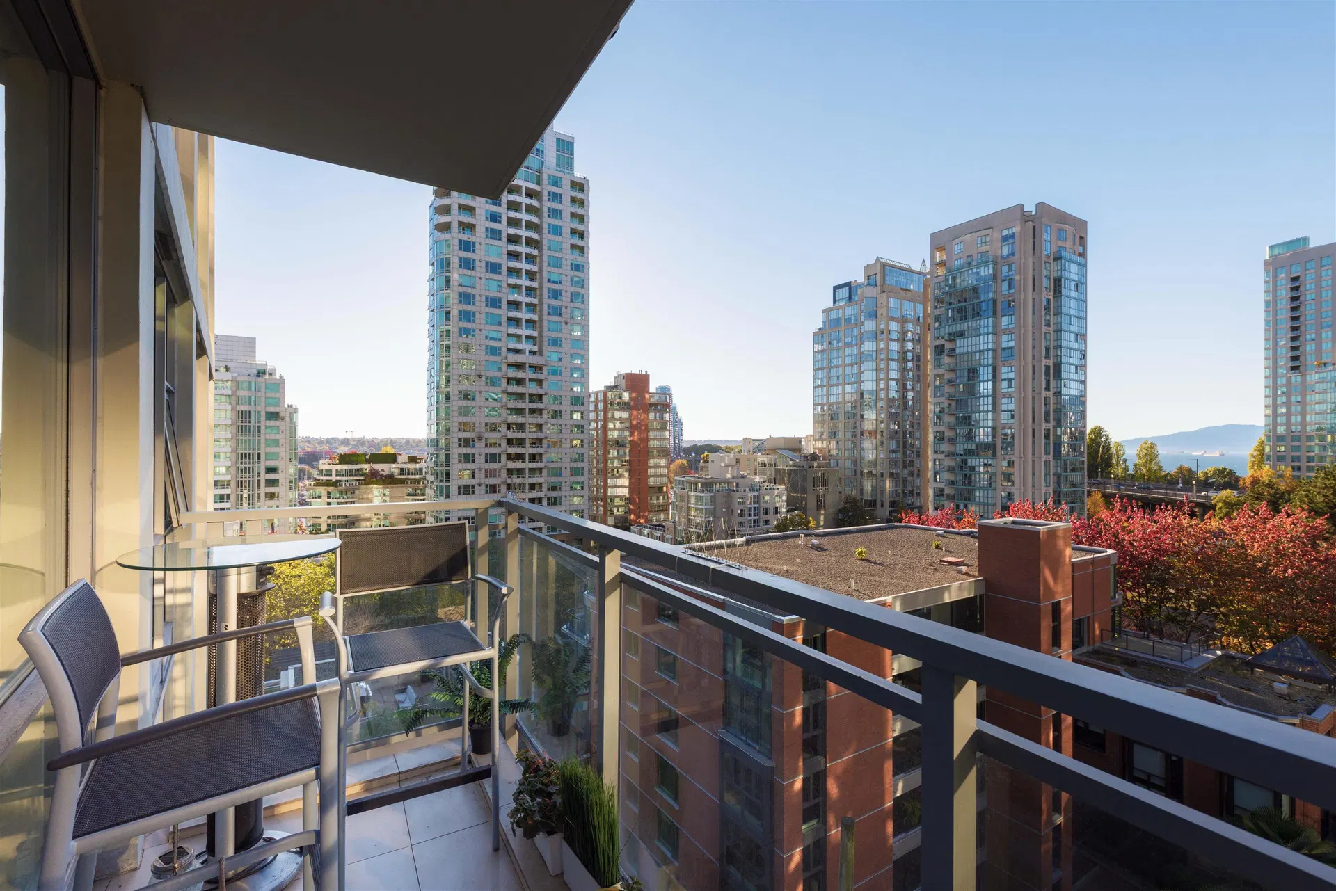 Photo 3 of 30 at #801 – 1455 Howe Street