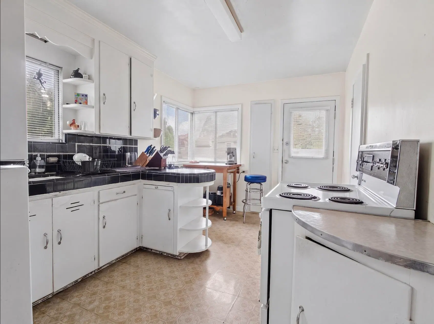 Photo 2 of 16 at 455 W 29th Avenue