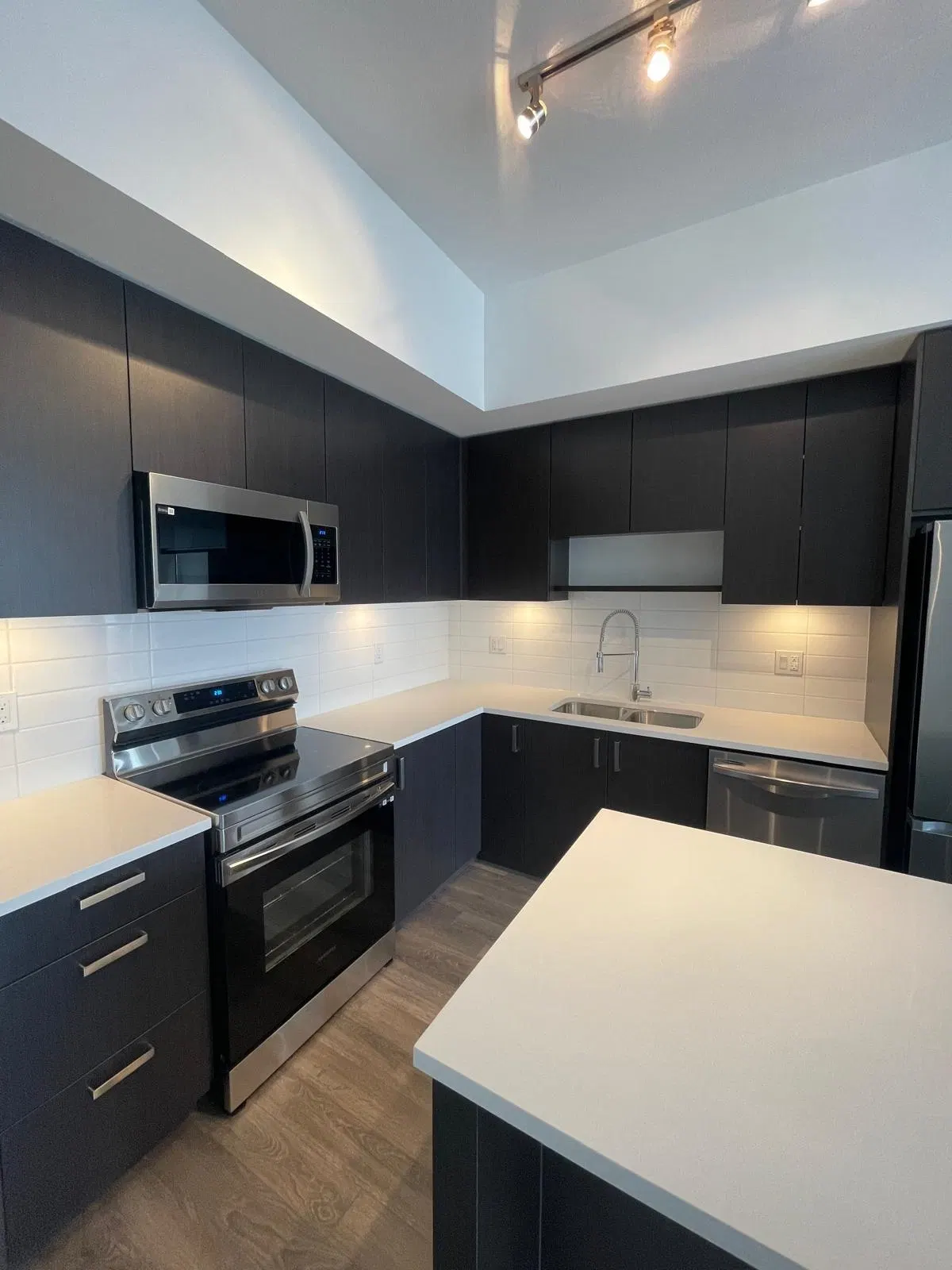 Photo 1 of 23 at #609 – 15815 85 Avenue