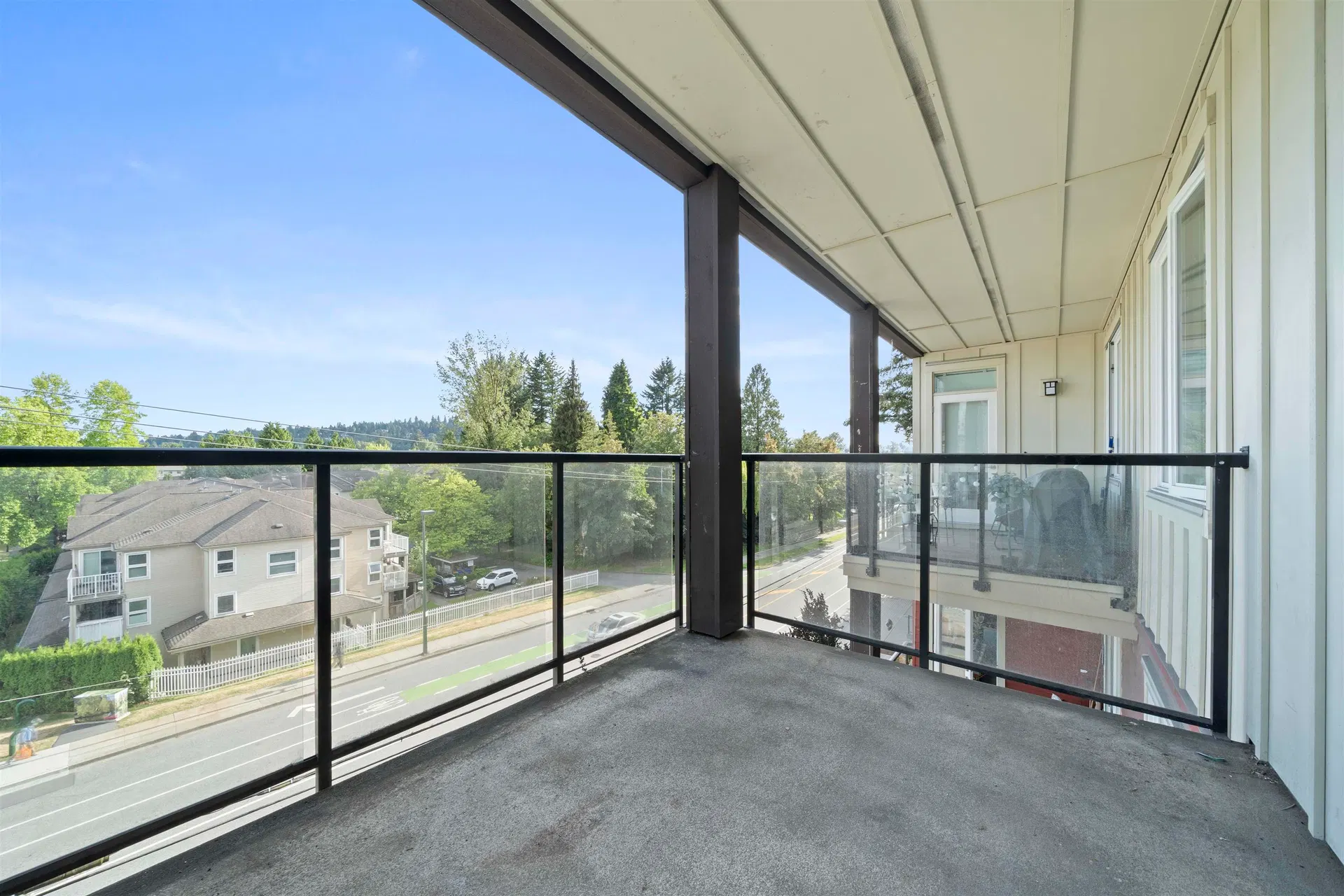 Photo 5 of 34 at #401 – 1188 Johnson Street
