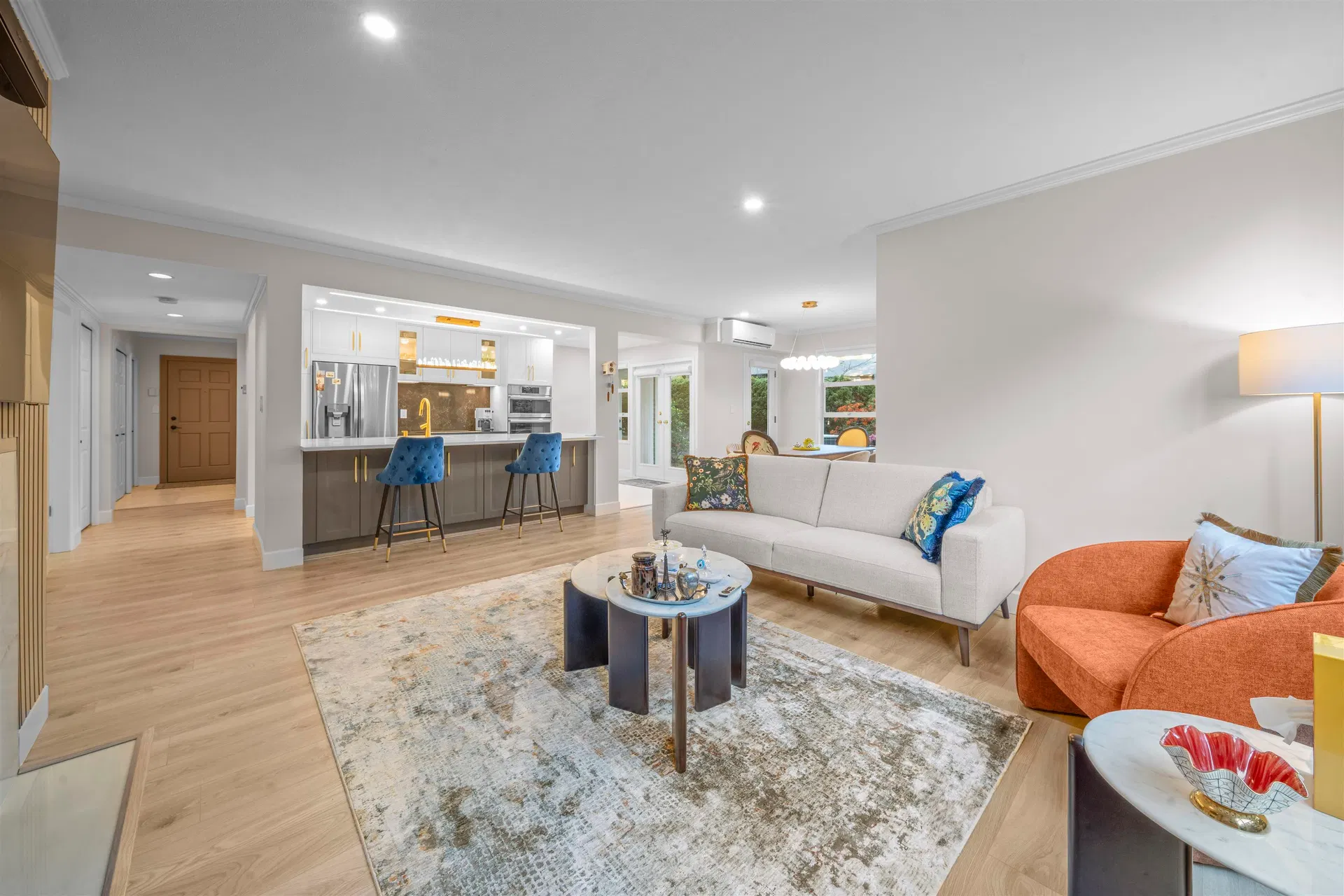 Photo 4 of 38 at #103 – 3399 Capilano Crescent