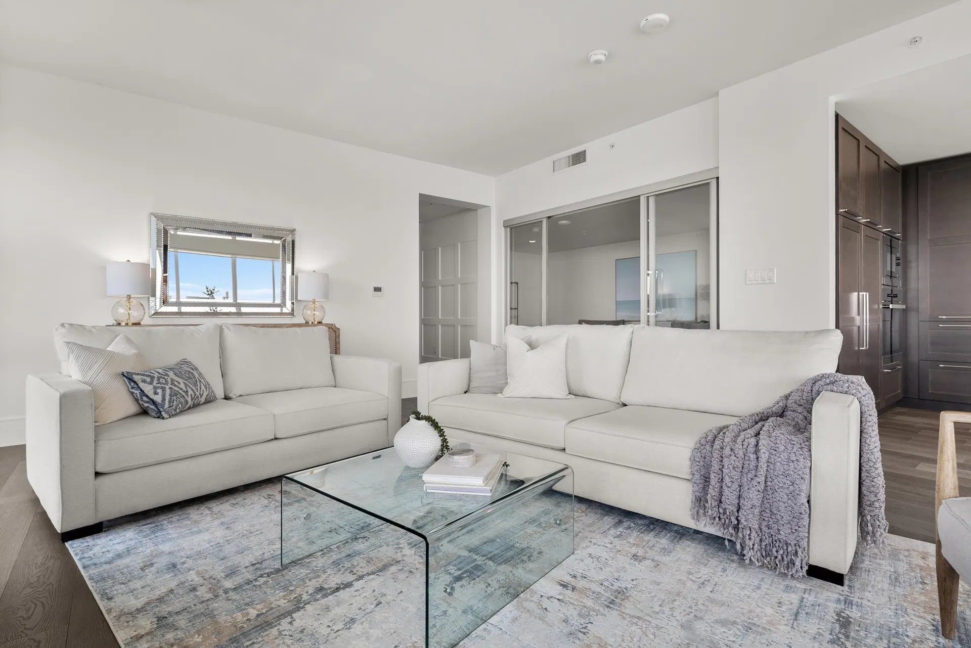 Photo 4 of 24 at #1701 – 1500 Martin Street