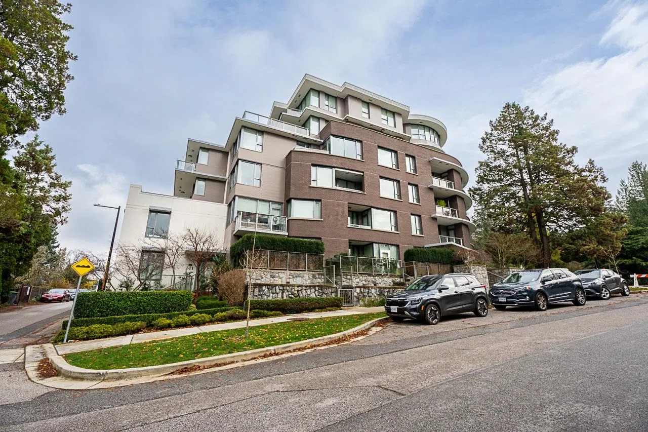 Photo 1 of 26 at #301 – 505 W 30th Avenue