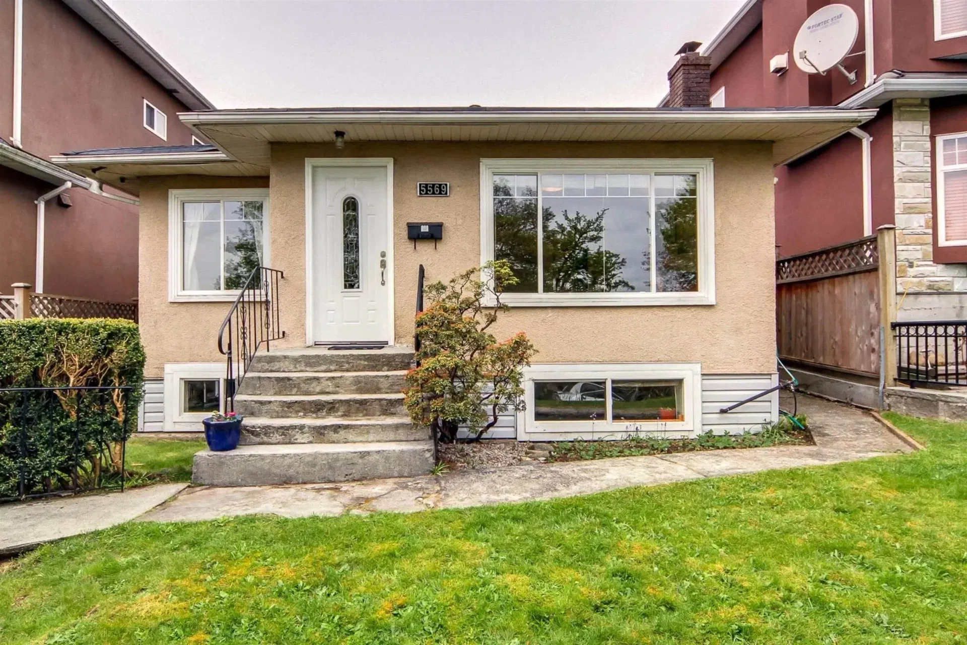 Photo 1 of 15 at 5569 Culloden Street