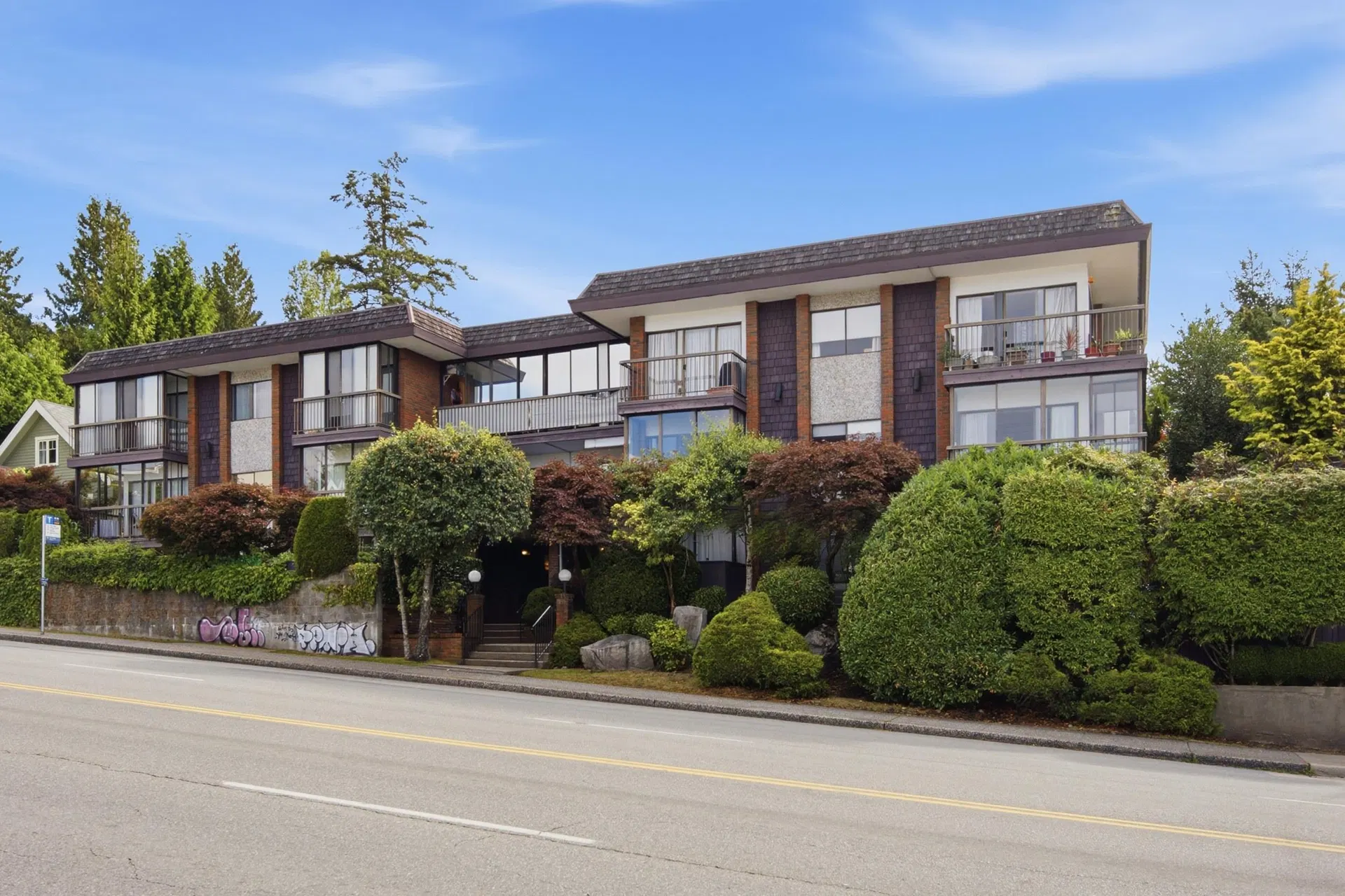 Photo 1 of 32 at #307 – 2710 Lonsdale Avenue