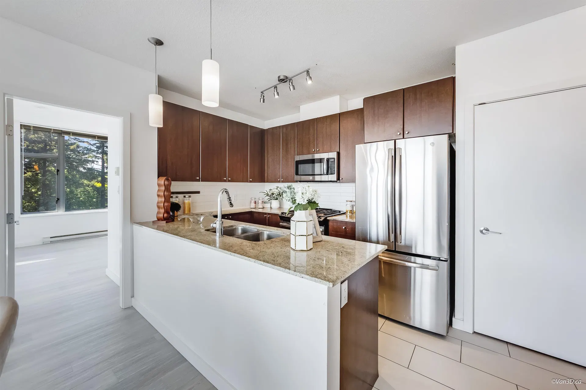 Photo 5 of 22 at #1206 – 280 Ross Drive
