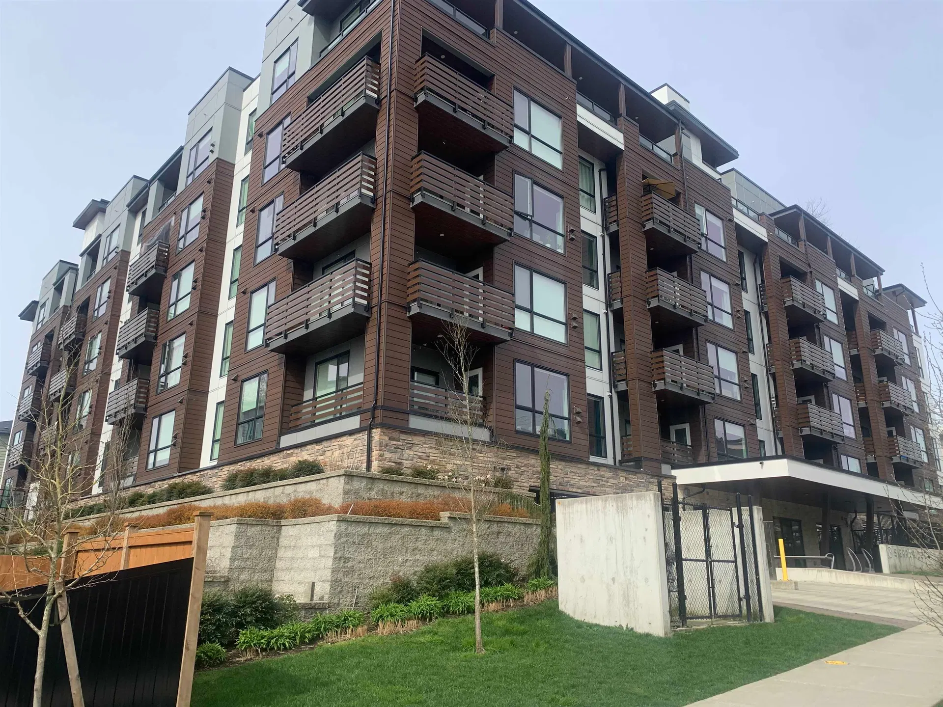 Photo 2 of 19 at #408 – 11703 Fraser Street